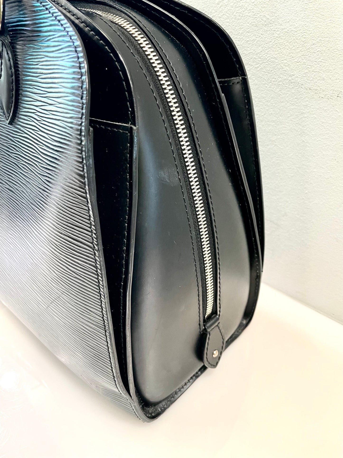 LOUIS VUITTON EPI LEATHER PONT- NEUF GM BAG