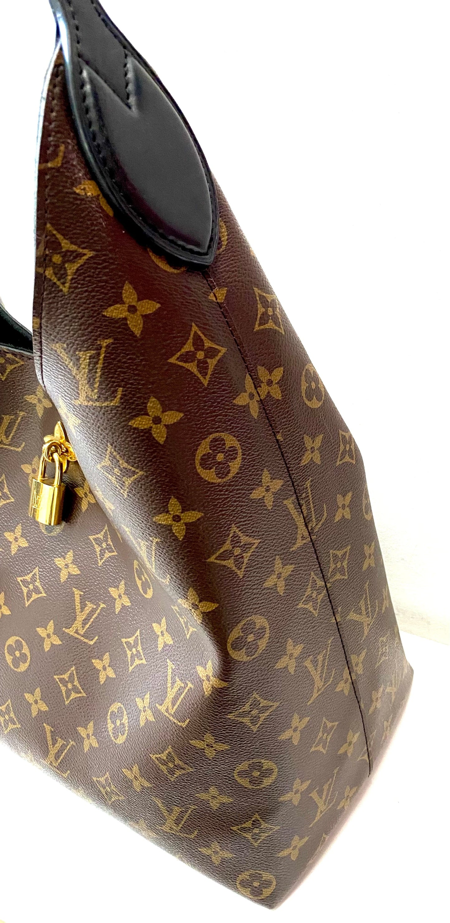 LOUIS VUITTON MONOGRAM FLOWER HOBO BAG NOIR