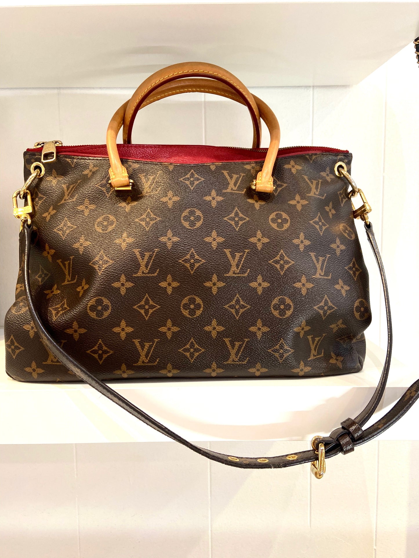 LOUIS VUITTON MONOGRAM PALLAS TOTE BAG