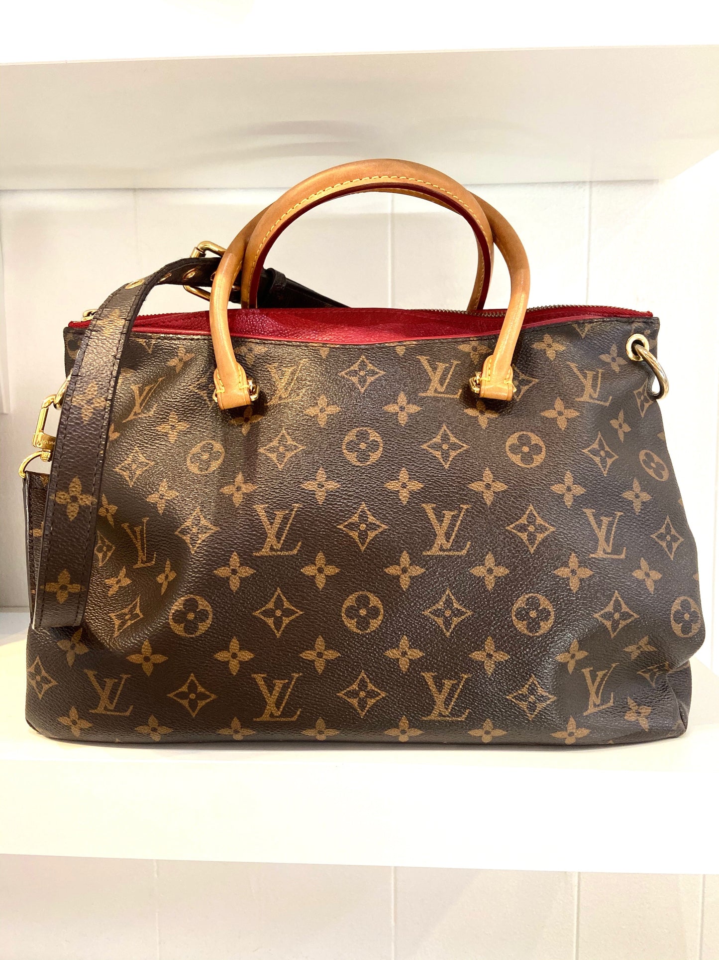 LOUIS VUITTON MONOGRAM PALLAS TOTE BAG