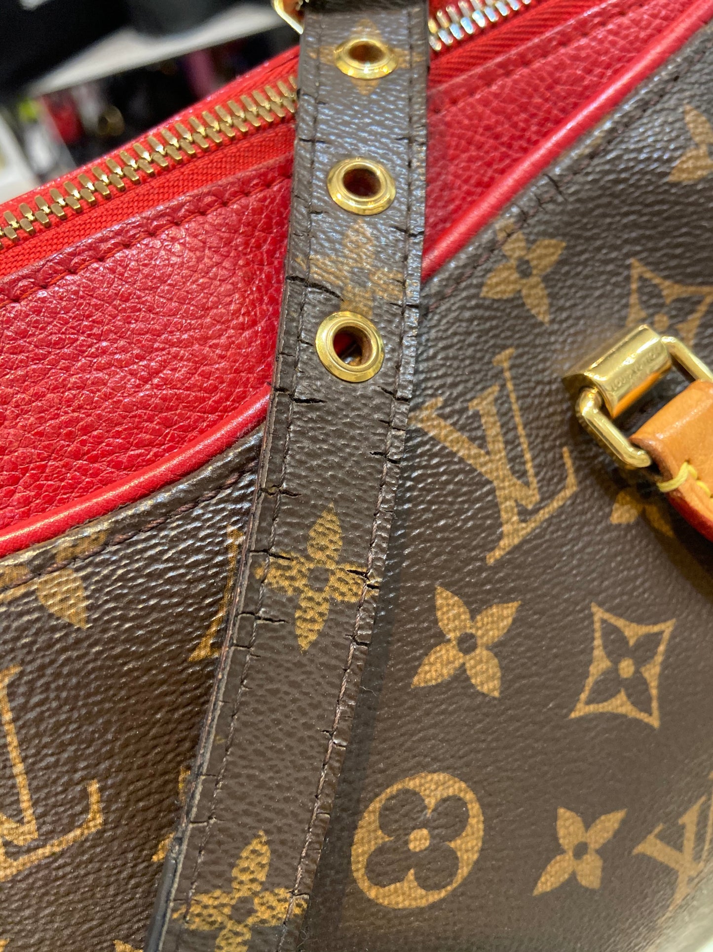 LOUIS VUITTON MONOGRAM PALLAS TOTE BAG