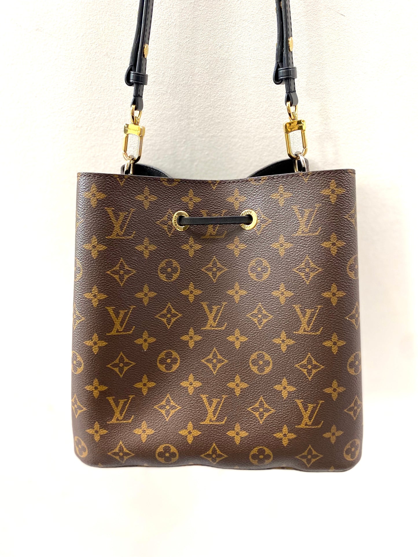 LOUIS VUITTON MONOGRAM NÉONOÉ MM BAG BLACK