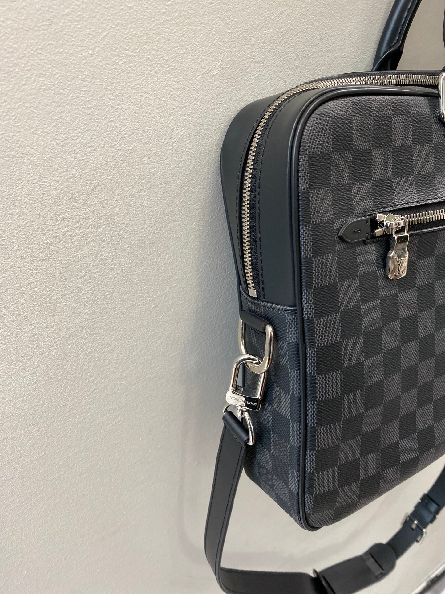 LOUIS VUITTON DAMIER GRAPHITE PORTE DOCUMENTS BUSINESS MM BAG
