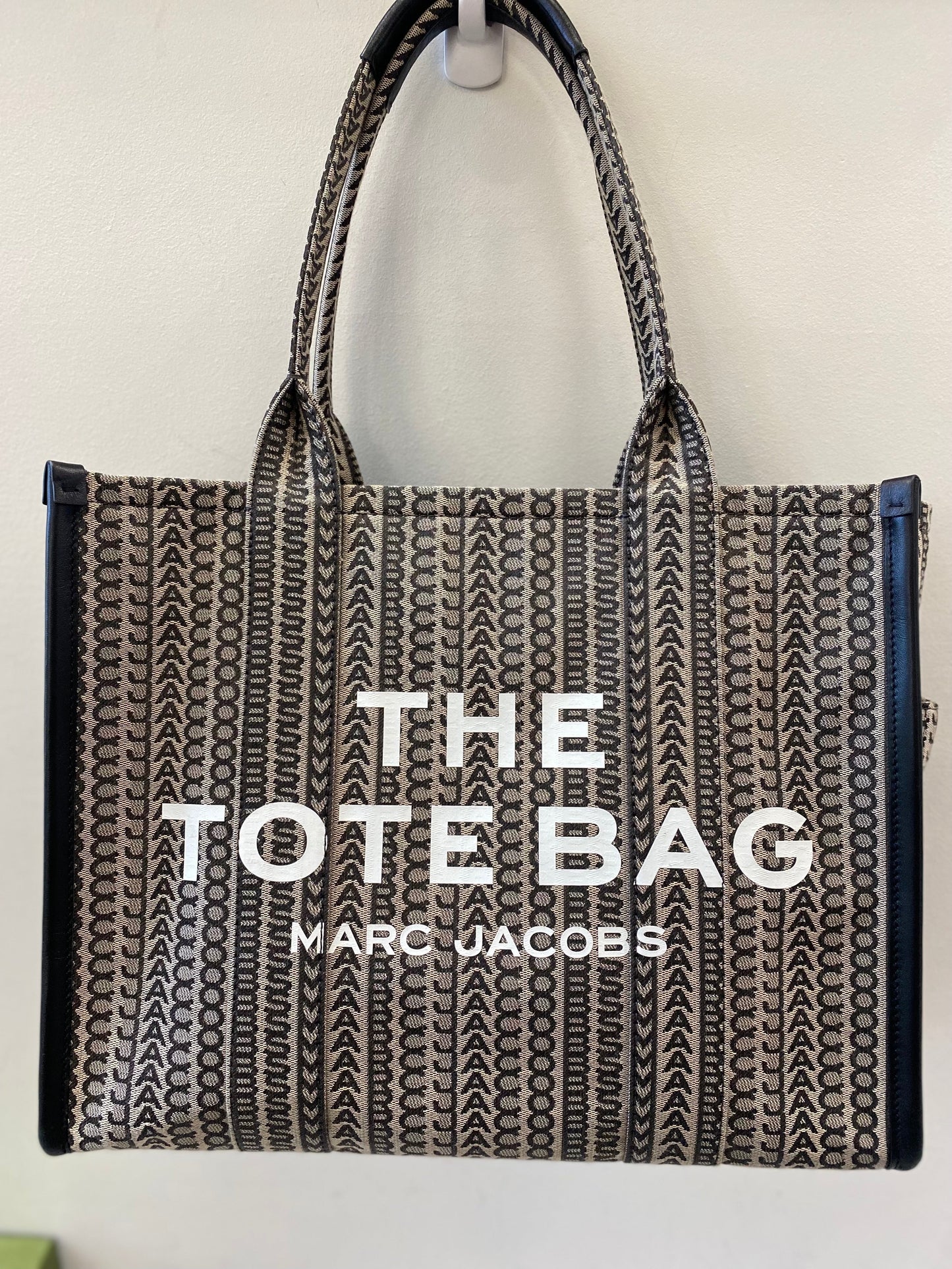MARC JACOBS MONOGRAM TOTE BAG