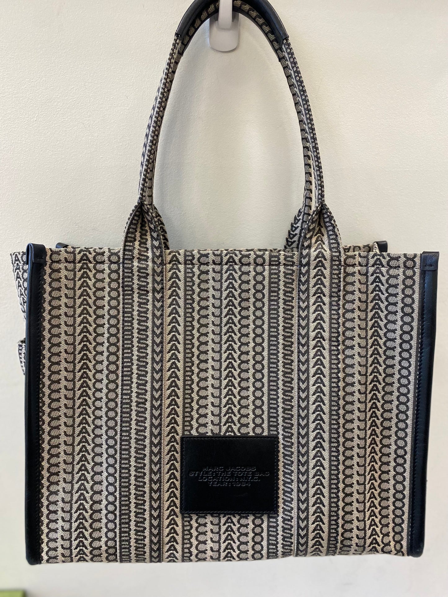 MARC JACOBS MONOGRAM TOTE BAG