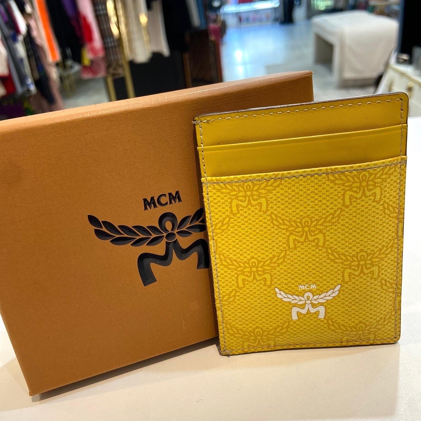 MCM HIMMEL CARD CASE IN LAURETOS LEMON GOLD