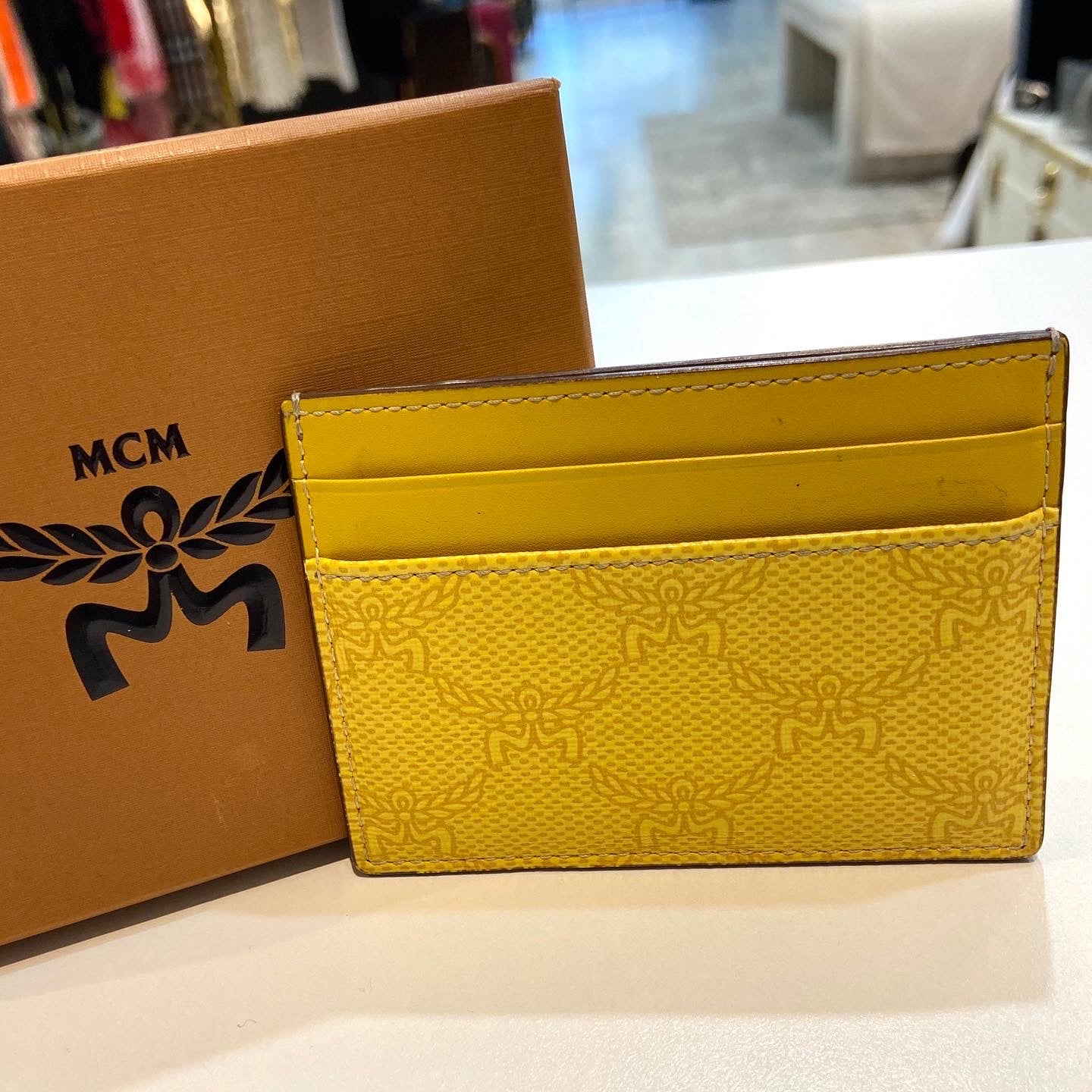 MCM HIMMEL CARD CASE IN LAURETOS LEMON GOLD