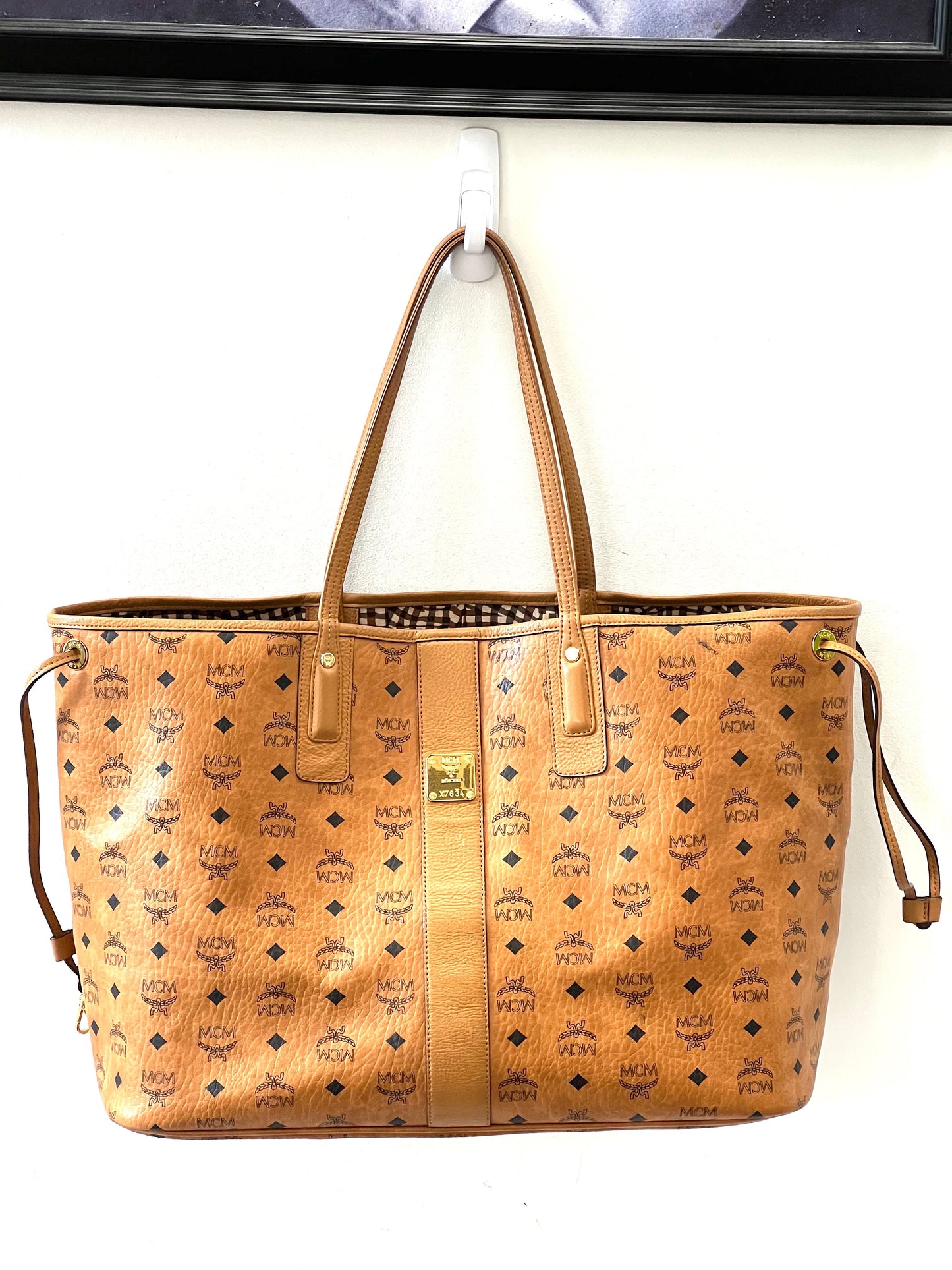 MCM LIZ REVERSIBLE LARGE VISETOS TOTE BAG