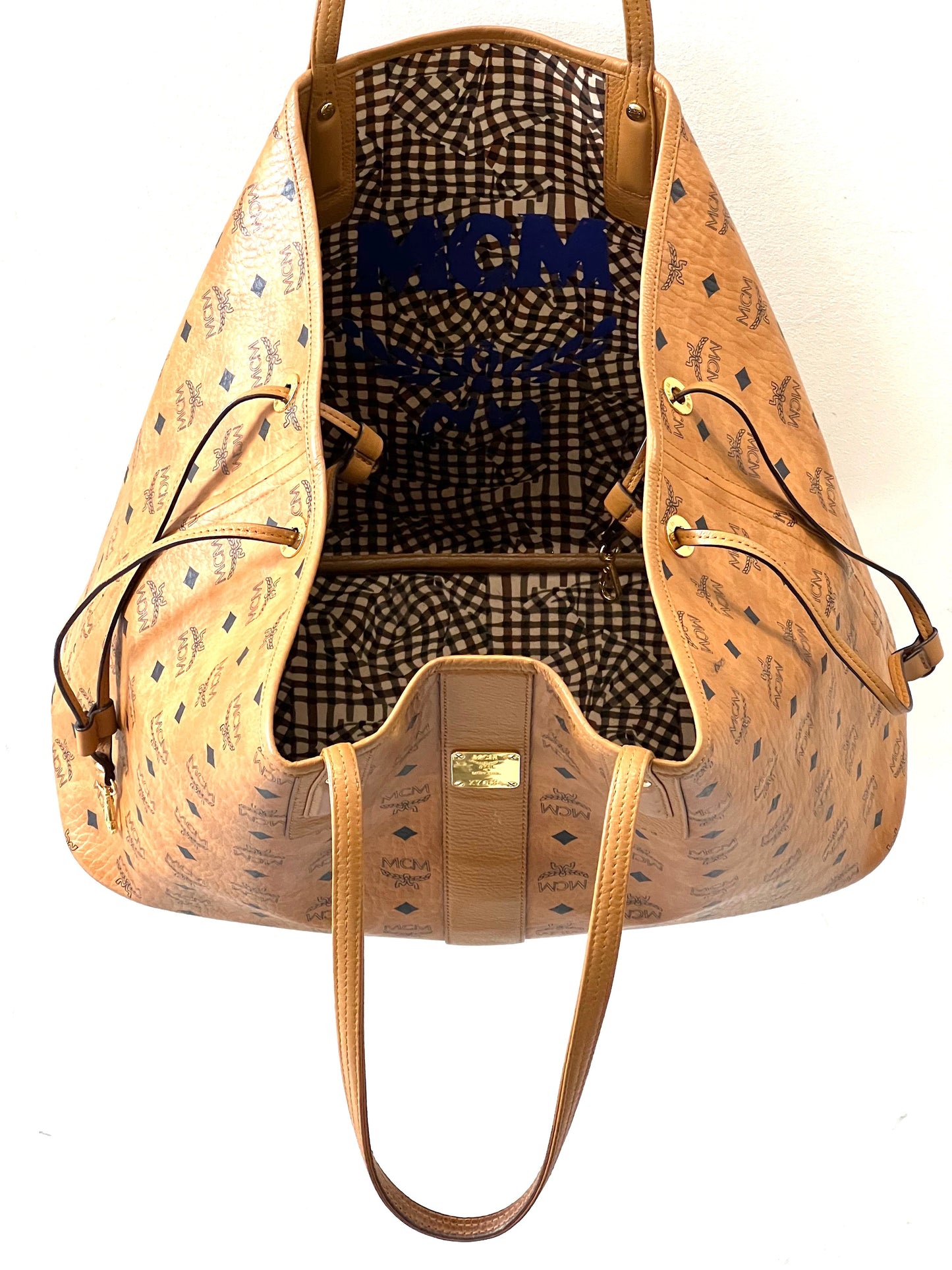 MCM LIZ REVERSIBLE LARGE VISETOS TOTE BAG