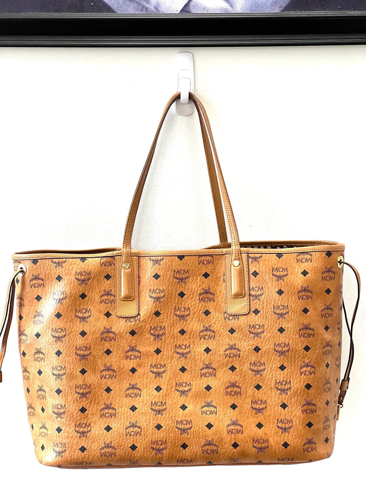 MCM LIZ REVERSIBLE LARGE VISETOS TOTE BAG