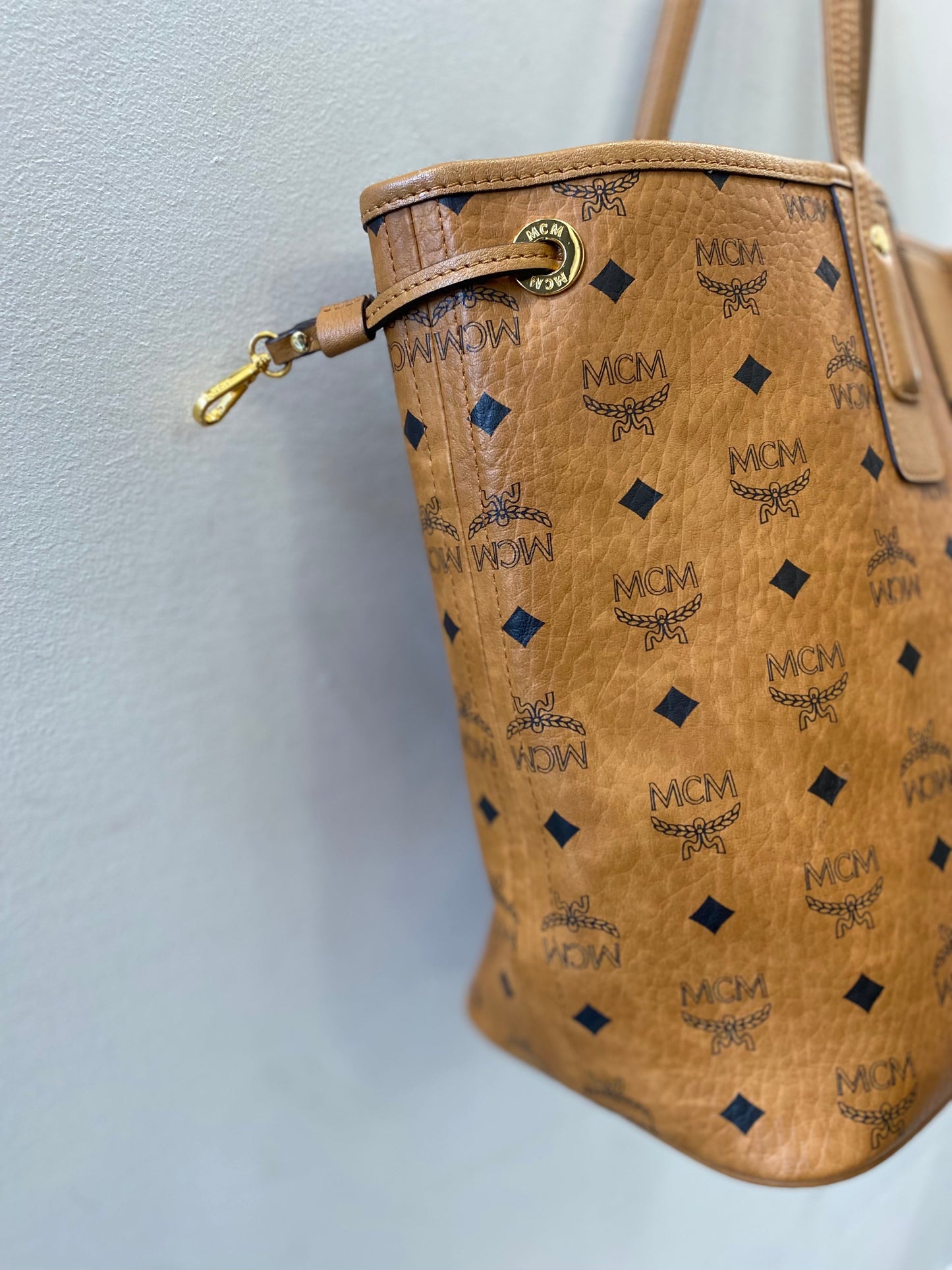MCM MEDIUM LIZ VISETOS TOTE BAG