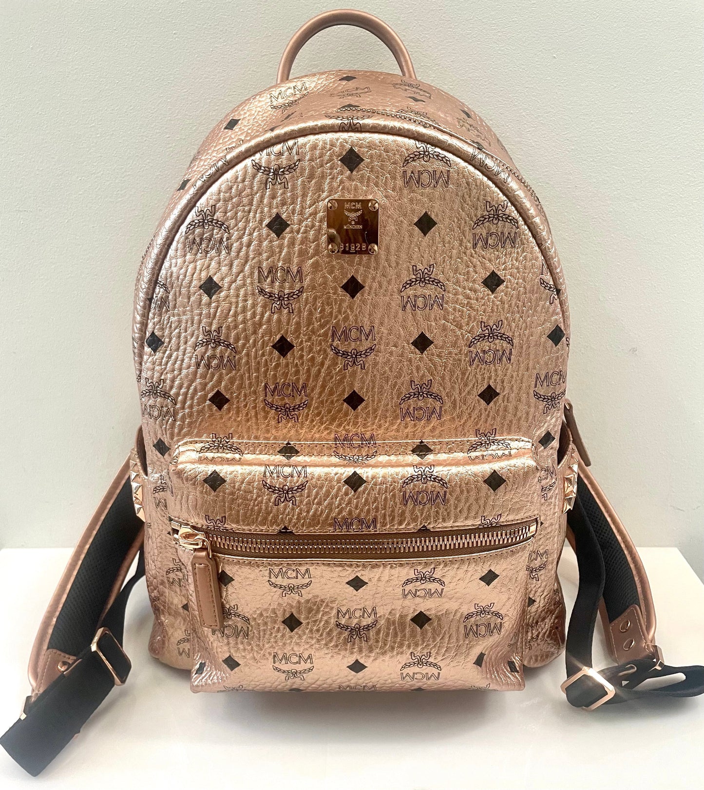 MCM METALLIC VISETOS STARK MEDIUM BACKPACK
