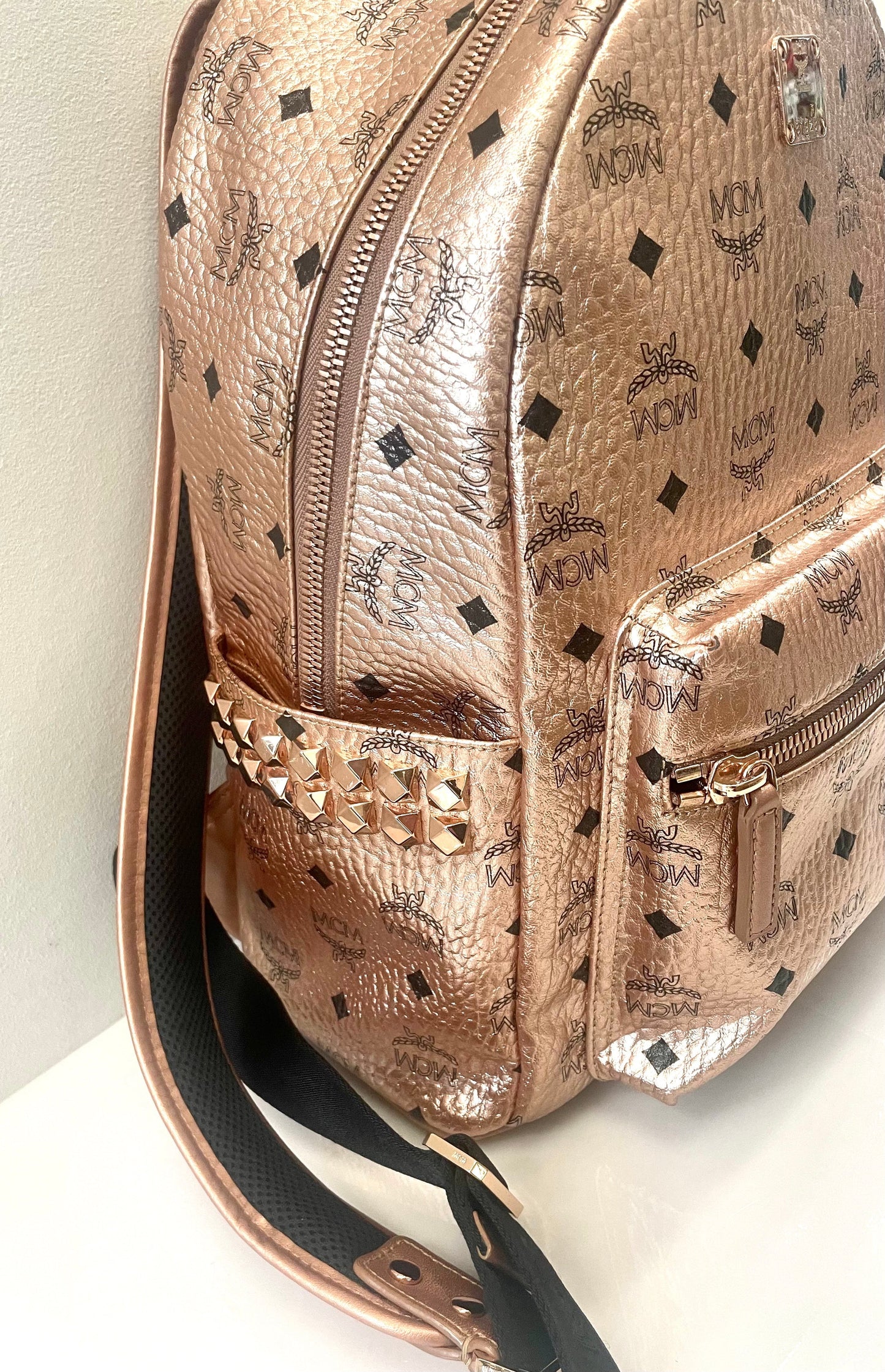 MCM METALLIC VISETOS STARK MEDIUM BACKPACK