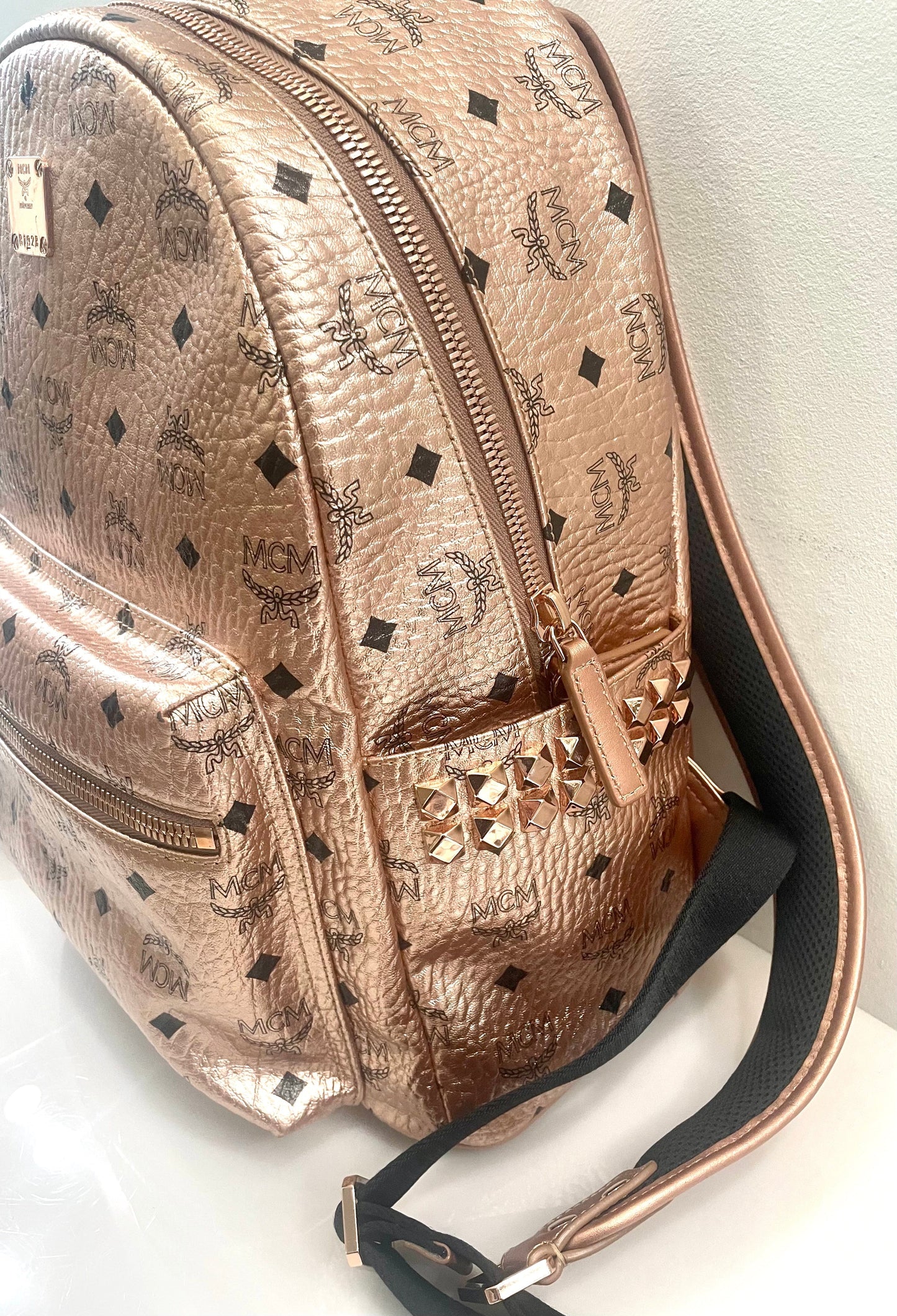 MCM METALLIC VISETOS STARK MEDIUM BACKPACK
