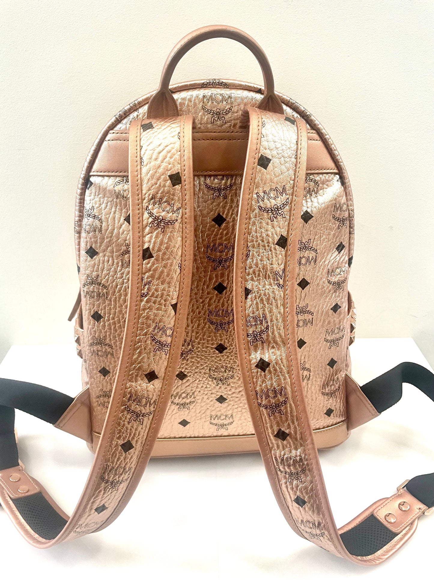 MCM METALLIC VISETOS STARK MEDIUM BACKPACK