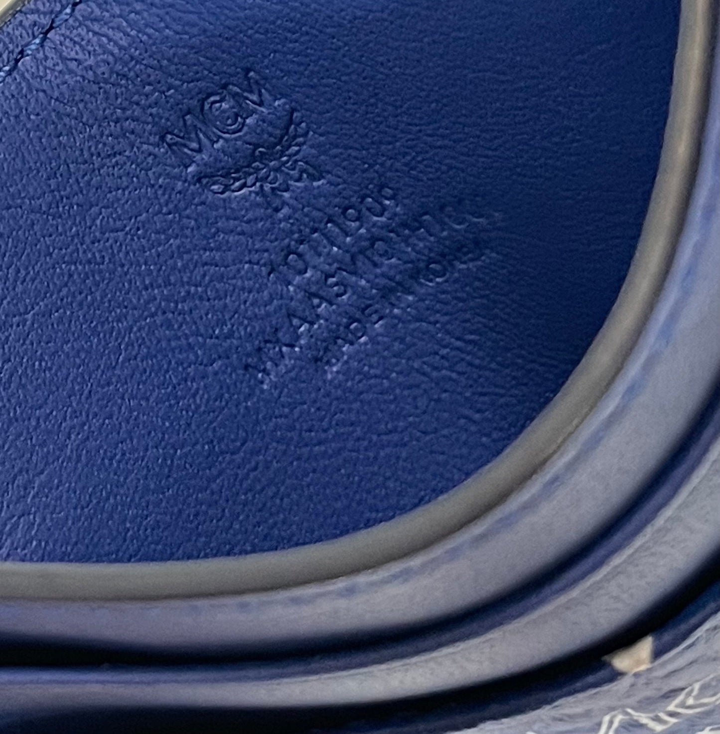 MCM VISETOS NAVY CALFSKIN LEATHER CARD CASE