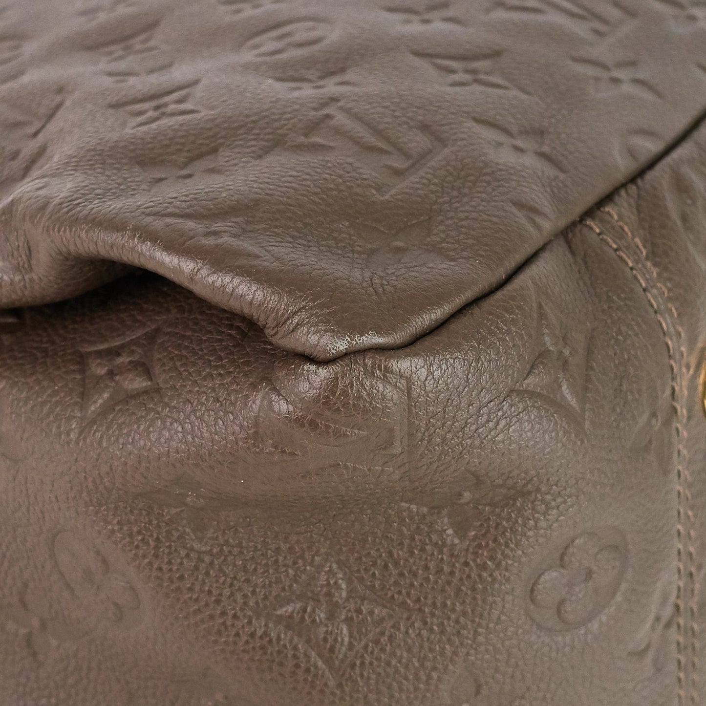Louis Vuitto Artsy MM Monogram Empreinte Leather Handbag