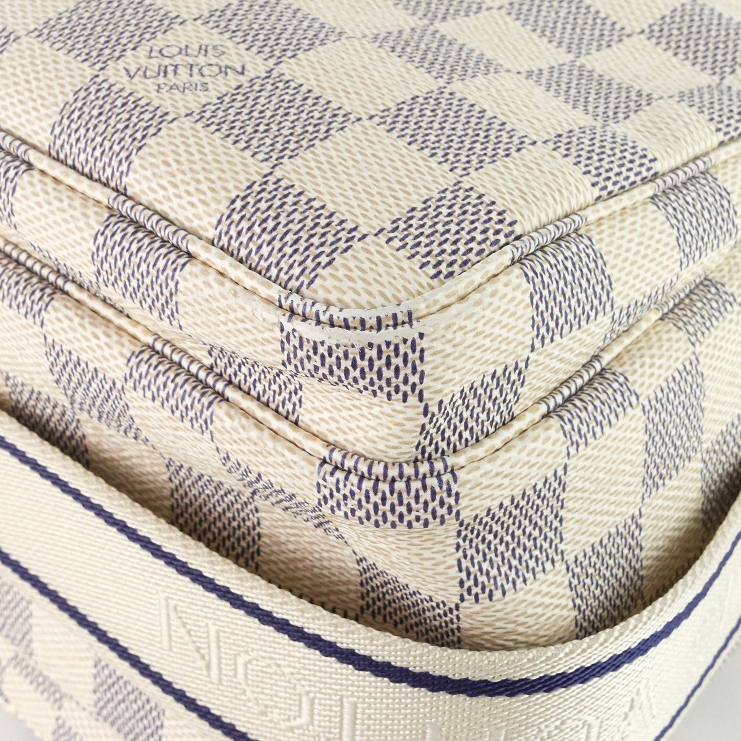 Louis Vuitto Naviglio Damier Azur Canvas Messenger Bag