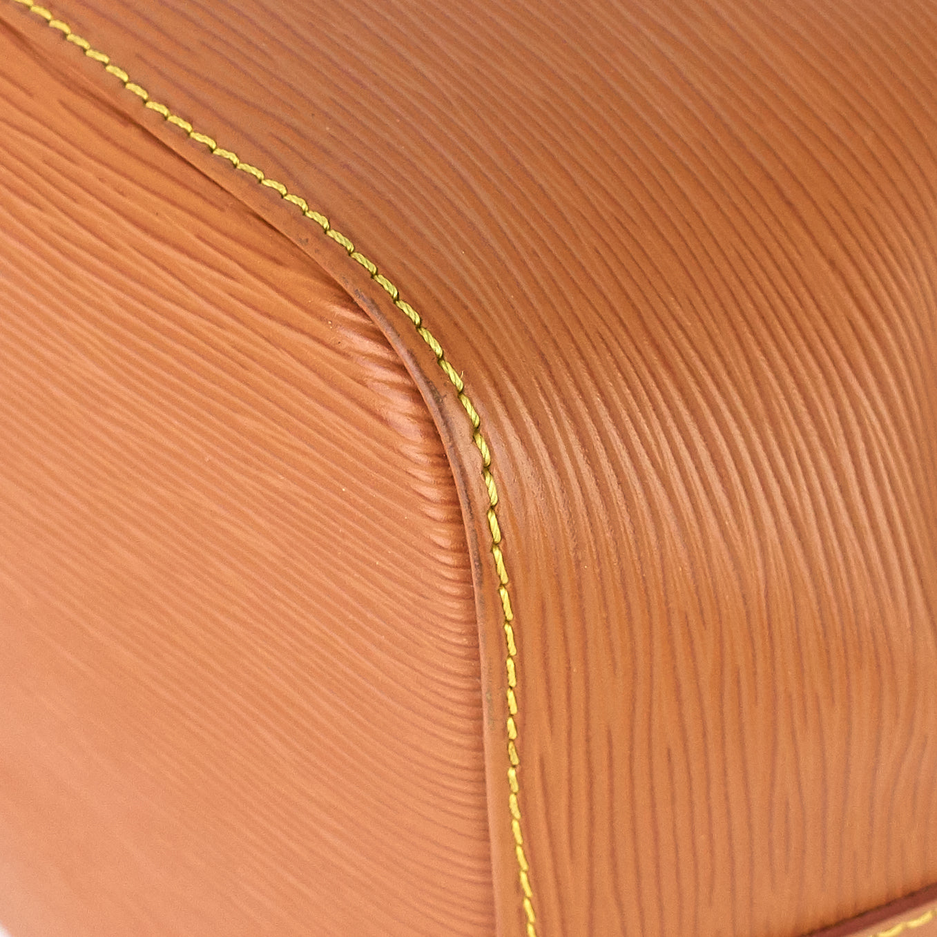Louis Vuitto Petit NoÃ© Cipango Gold Epi Leather Bag