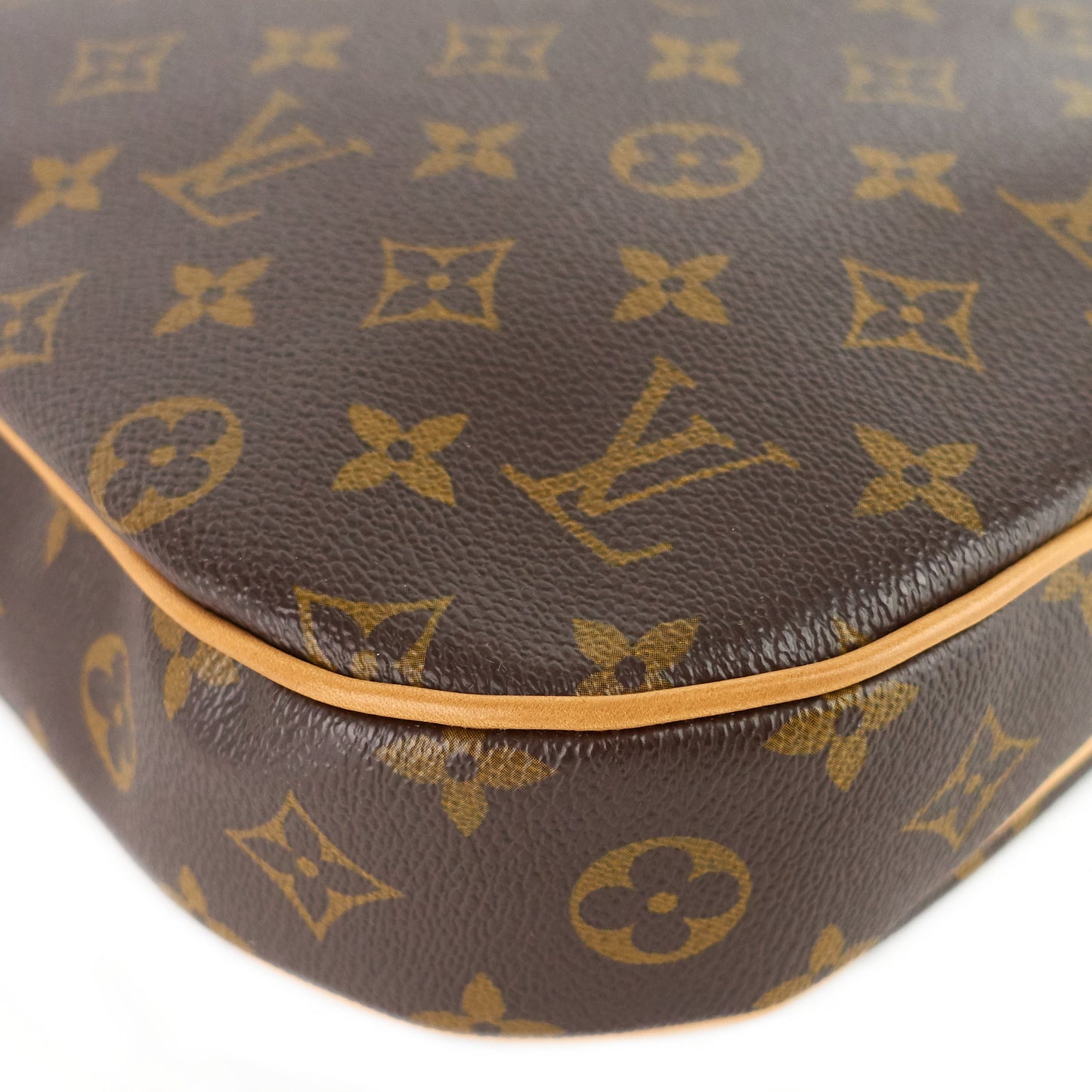 Louis Vuitto Odeon MM Monogram Canvas Bag