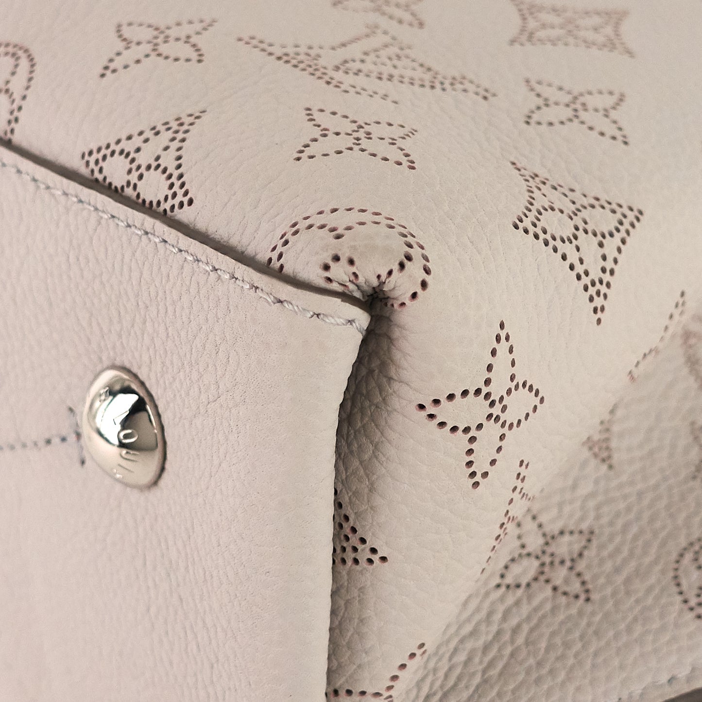 Louis Vuitto Muria Mahina Leather Hobo Bag