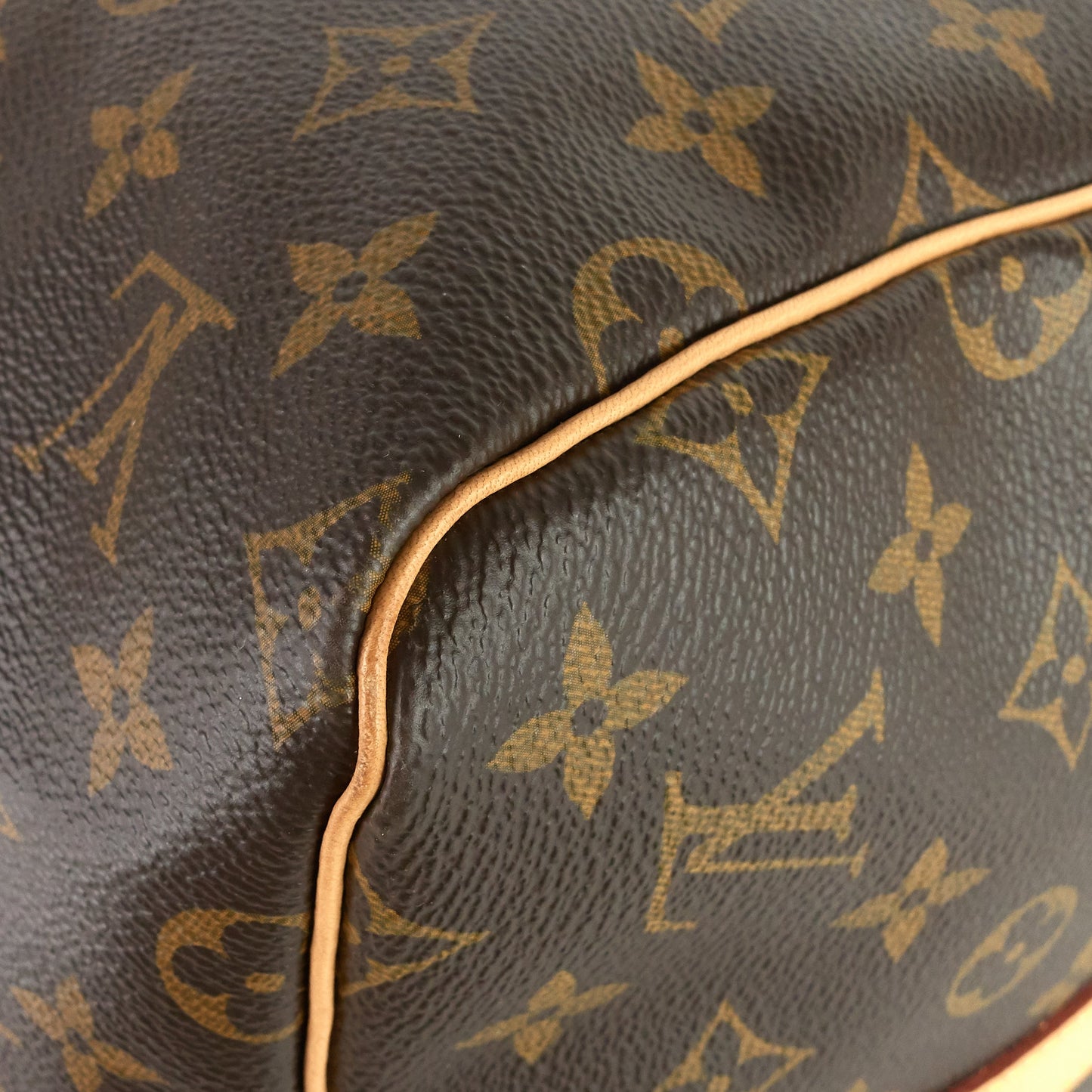 Louis Vuitto Keepall 55 BandouliÃ¨re Monogram Canvas Bag