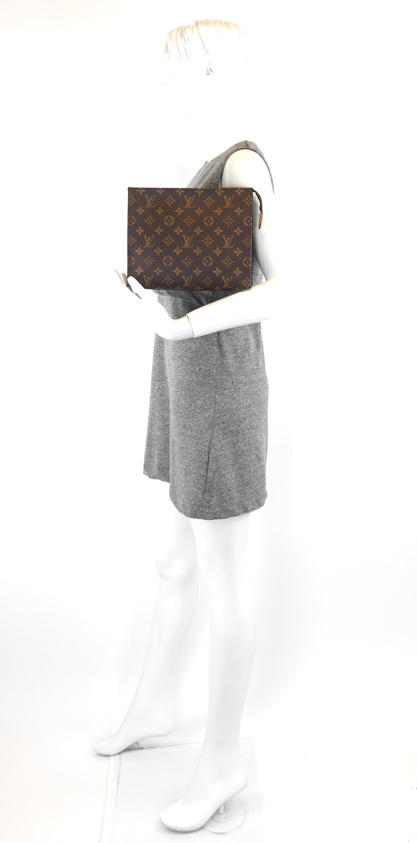 Louis Vuitto Toiletry 26 Monogram Canvas Bag