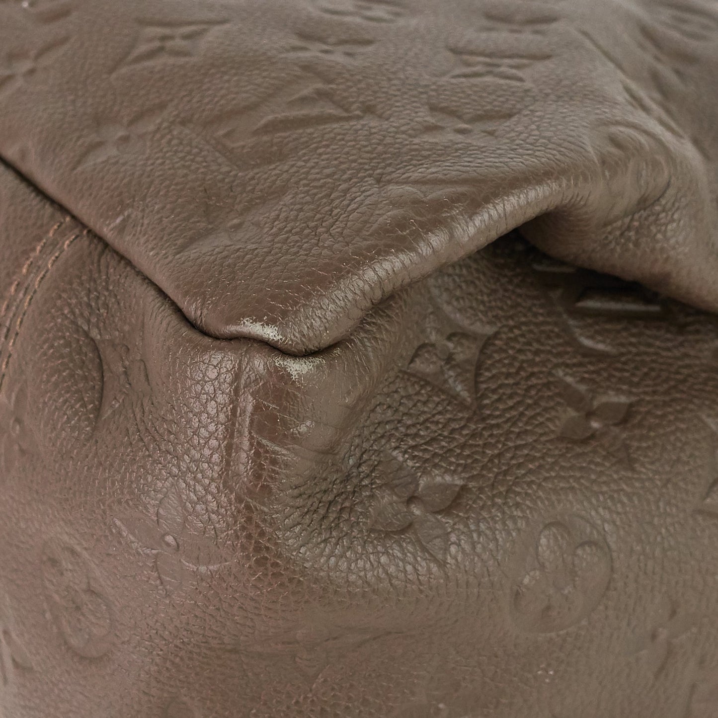 Louis Vuitto Artsy MM Monogram Empreinte Leather Handbag
