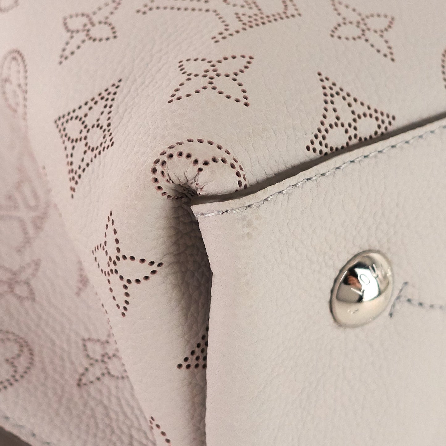 Louis Vuitto Muria Mahina Leather Hobo Bag