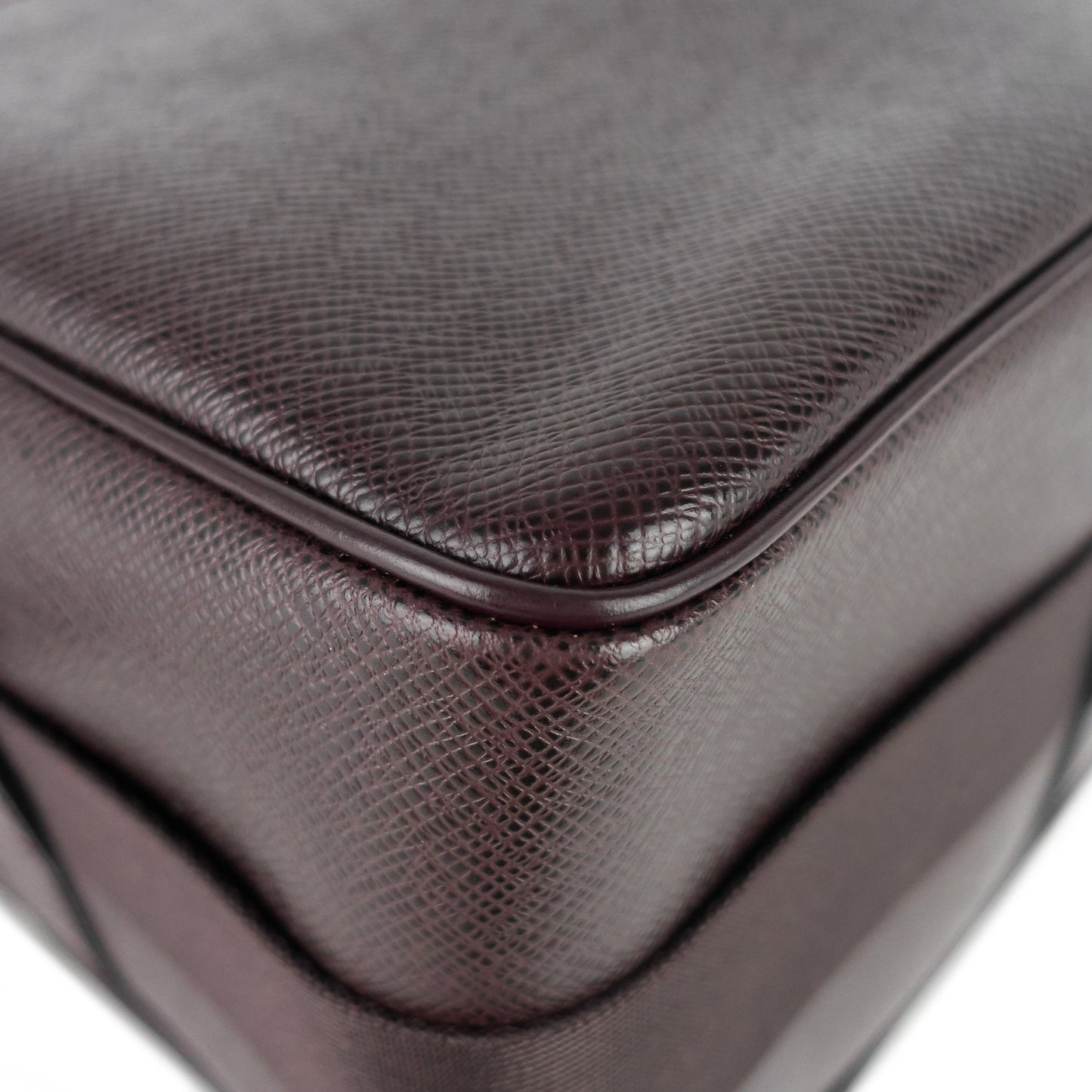 Louis Vuitto Reporter PM Taiga Leather Messenger Bag