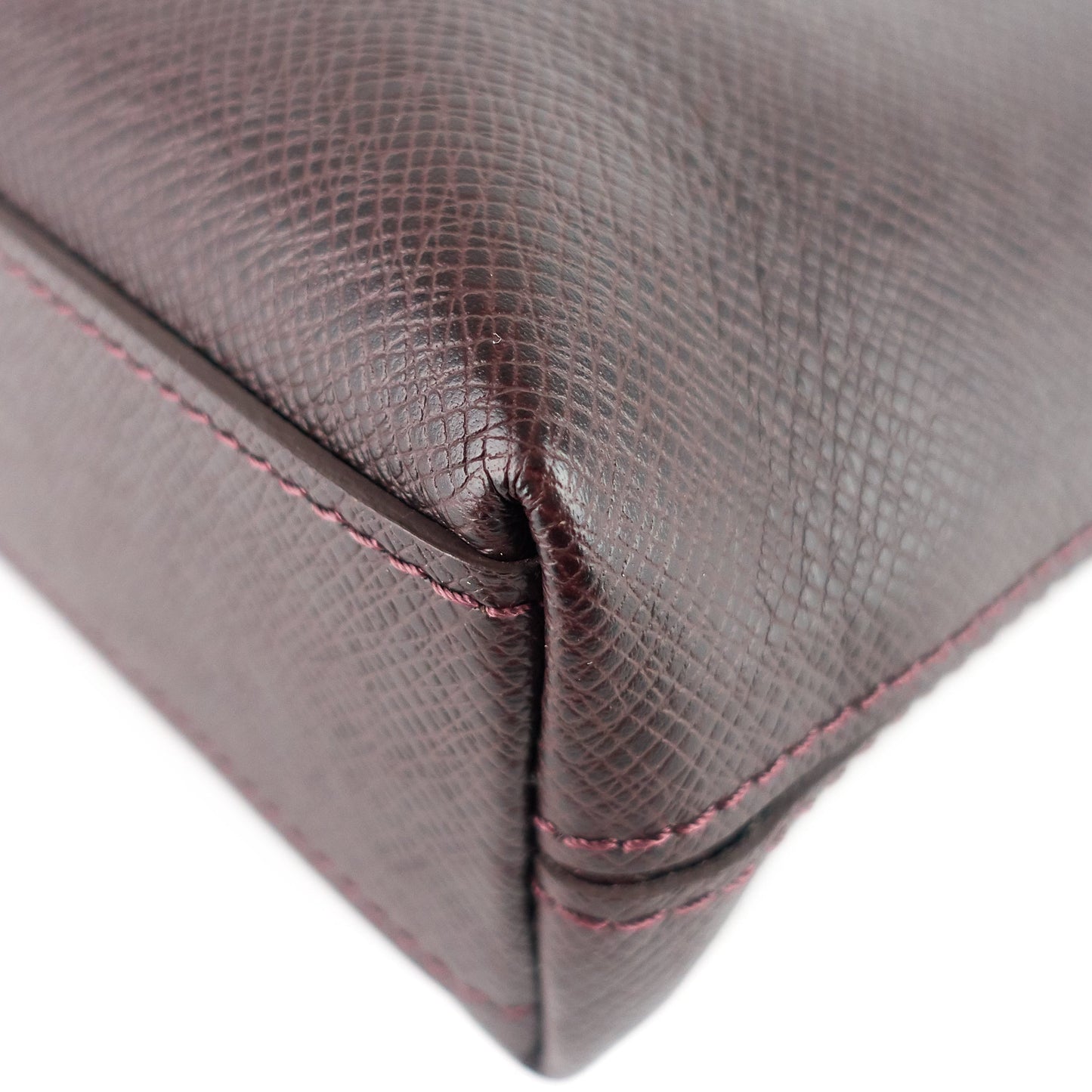 Louis Vuitto Anton Taiga Leather Soft Briefcase Bag