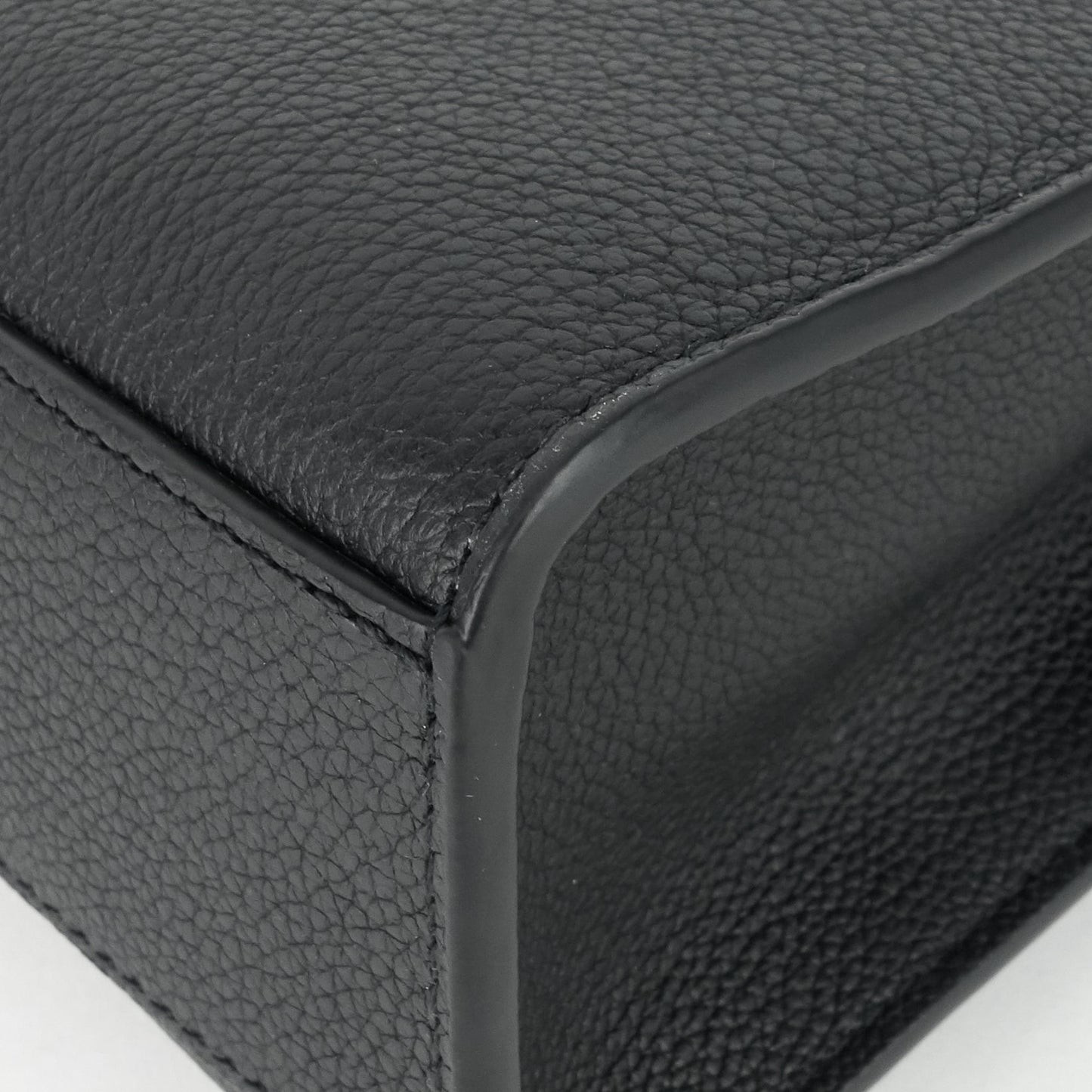 Louis Vuitto MyLockMe Calfskin Leather Chain Bag