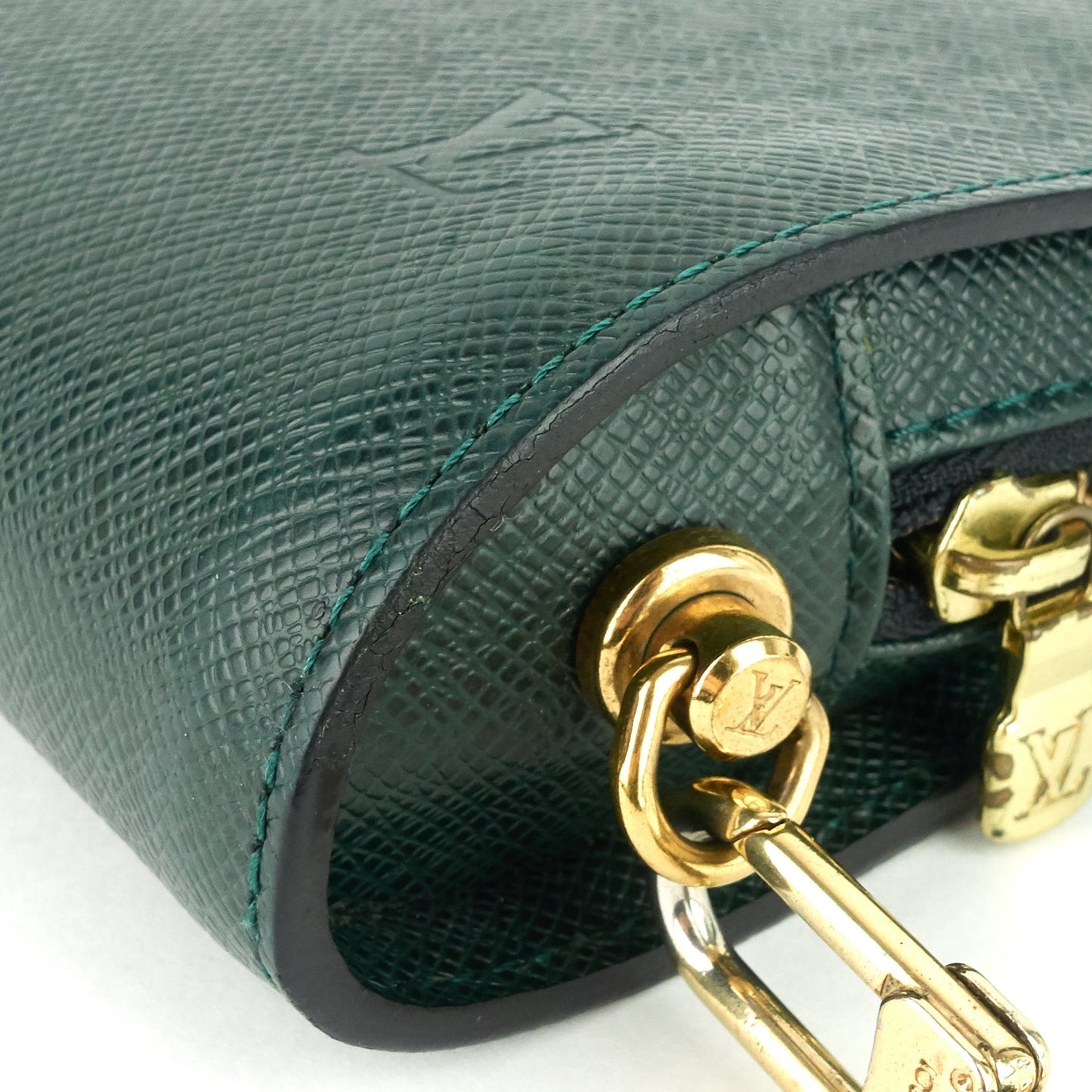 Louis Vuitto Pochette Baikal Epicea Taiga Leather Bag