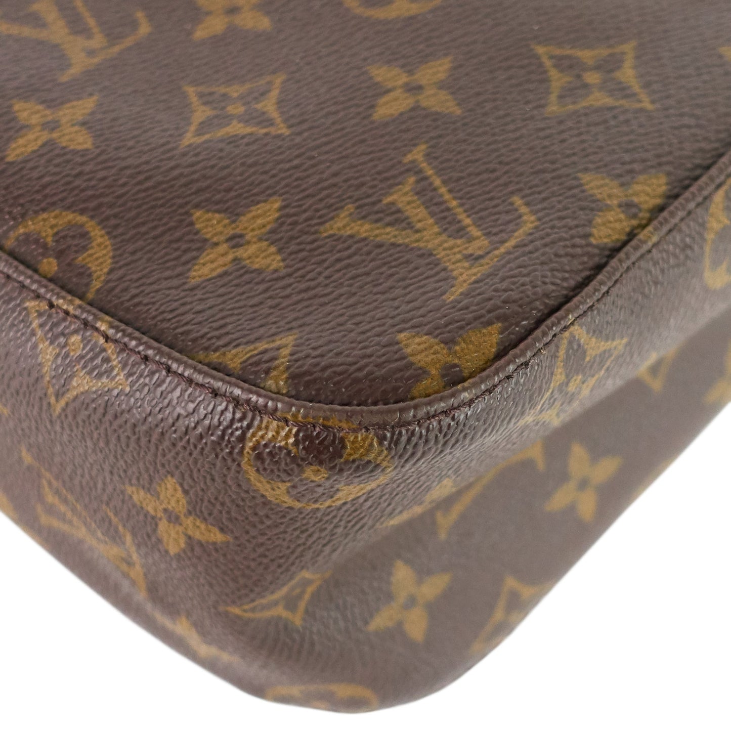 Louis Vuitto Looping MM Monogram Canvas Bag