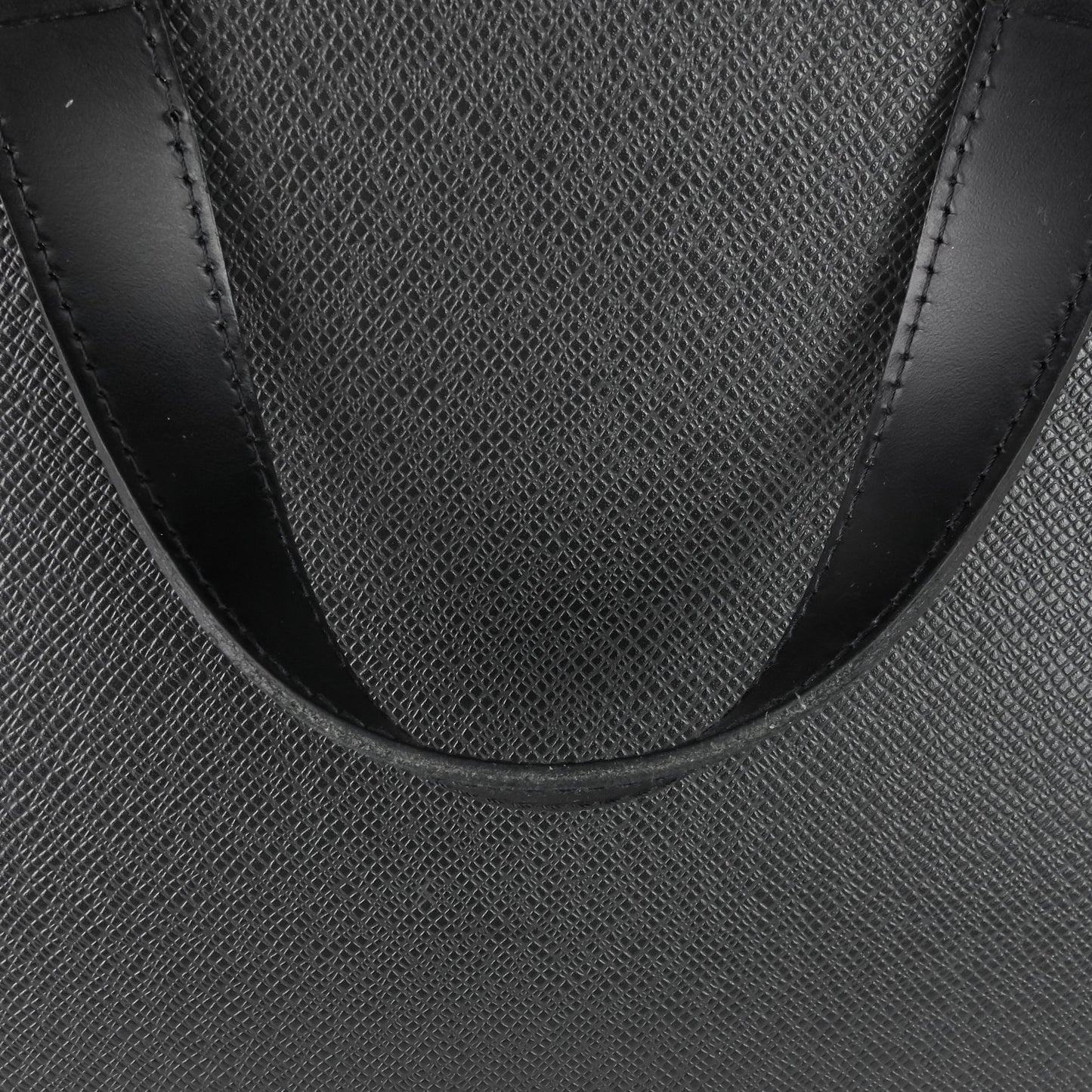 Louis Vuitto Kasbek GM Taiga Leather Bag