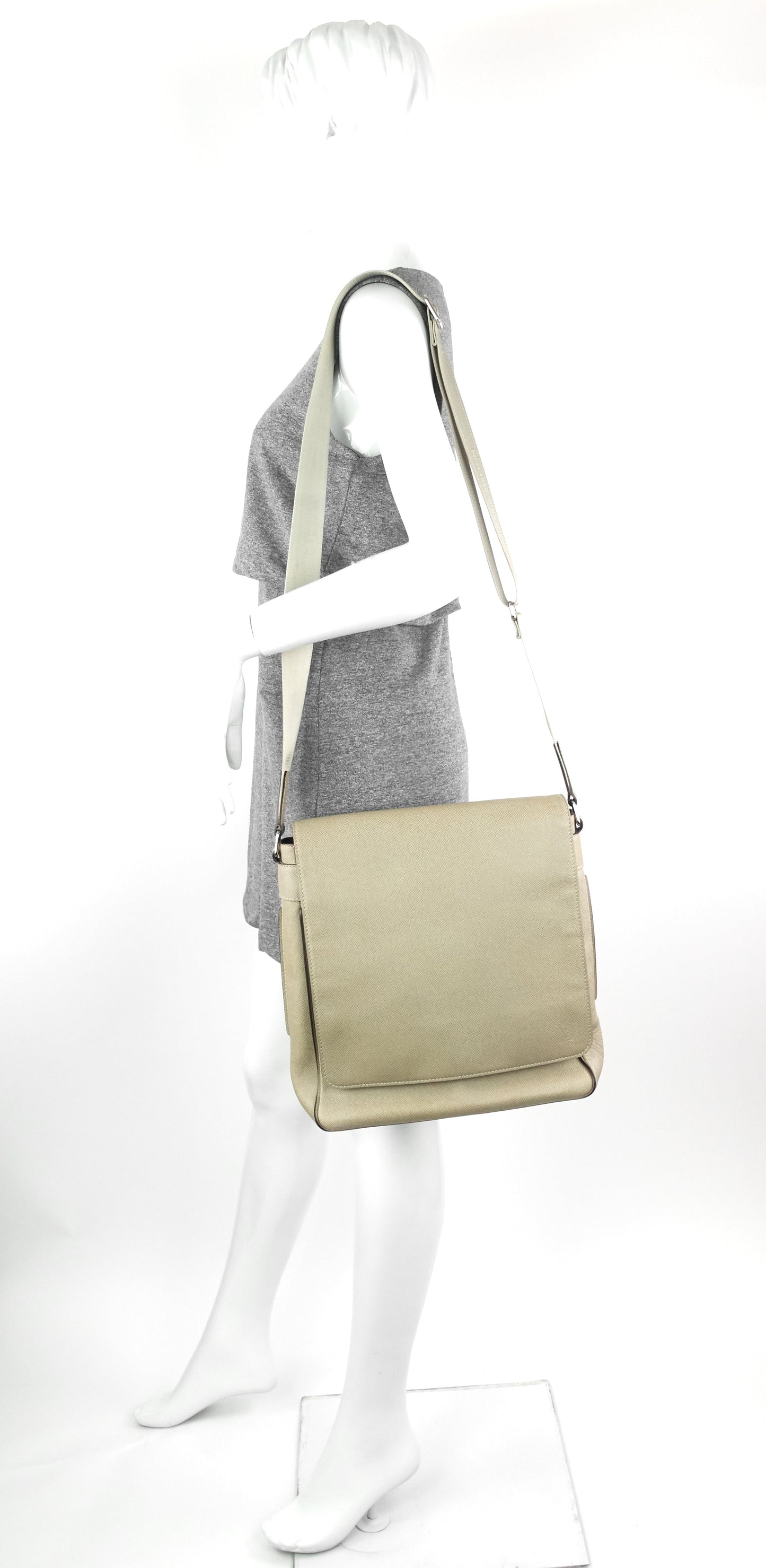 Louis Vuitto Milo Taiga Leather Messenger Bag