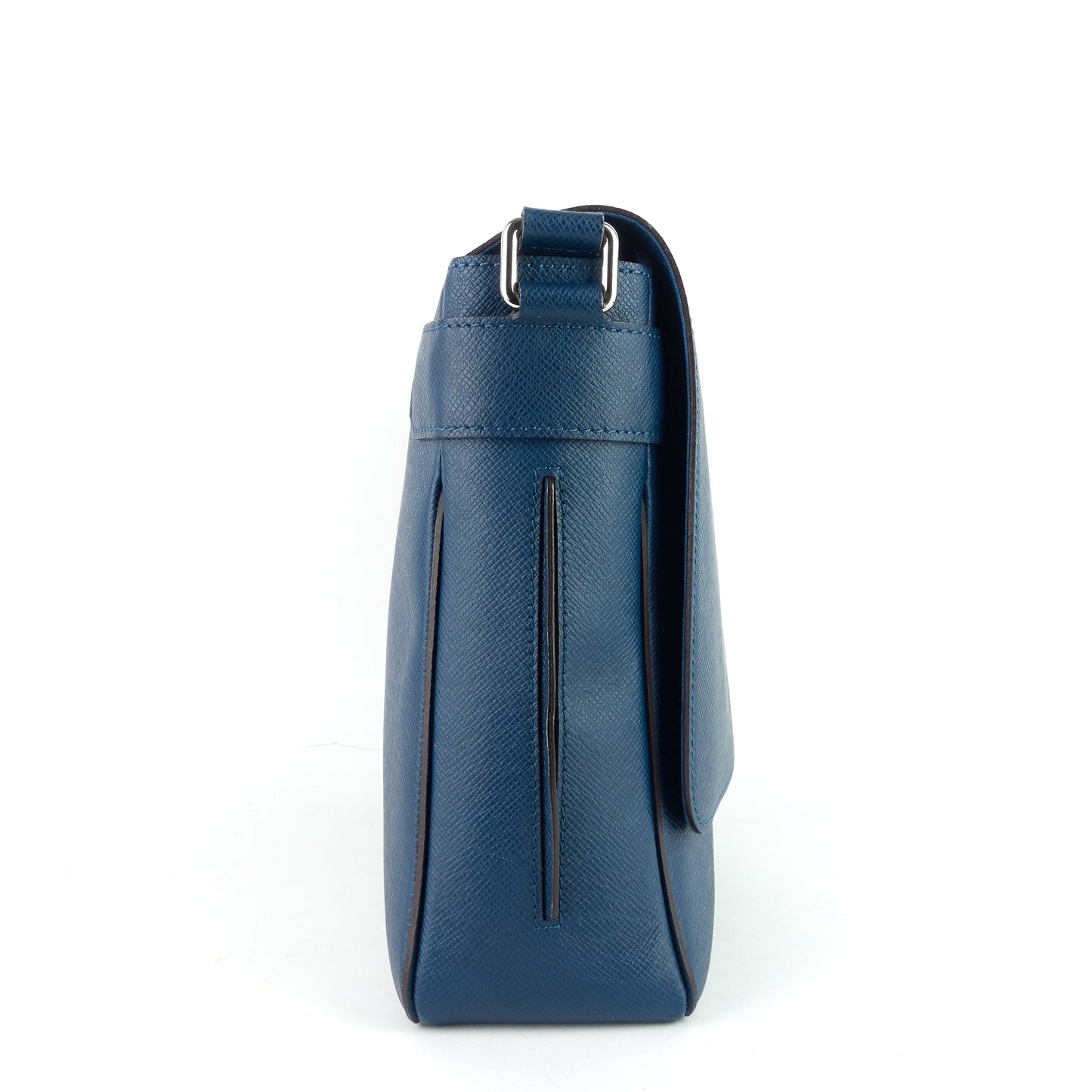 Louis Vuitto Roman MM Taiga Leather Messenger Bag