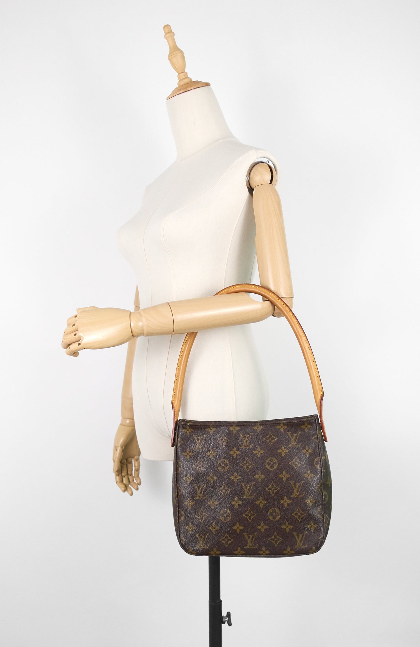 Louis Vuitto Looping MM Monogram Canvas Bag