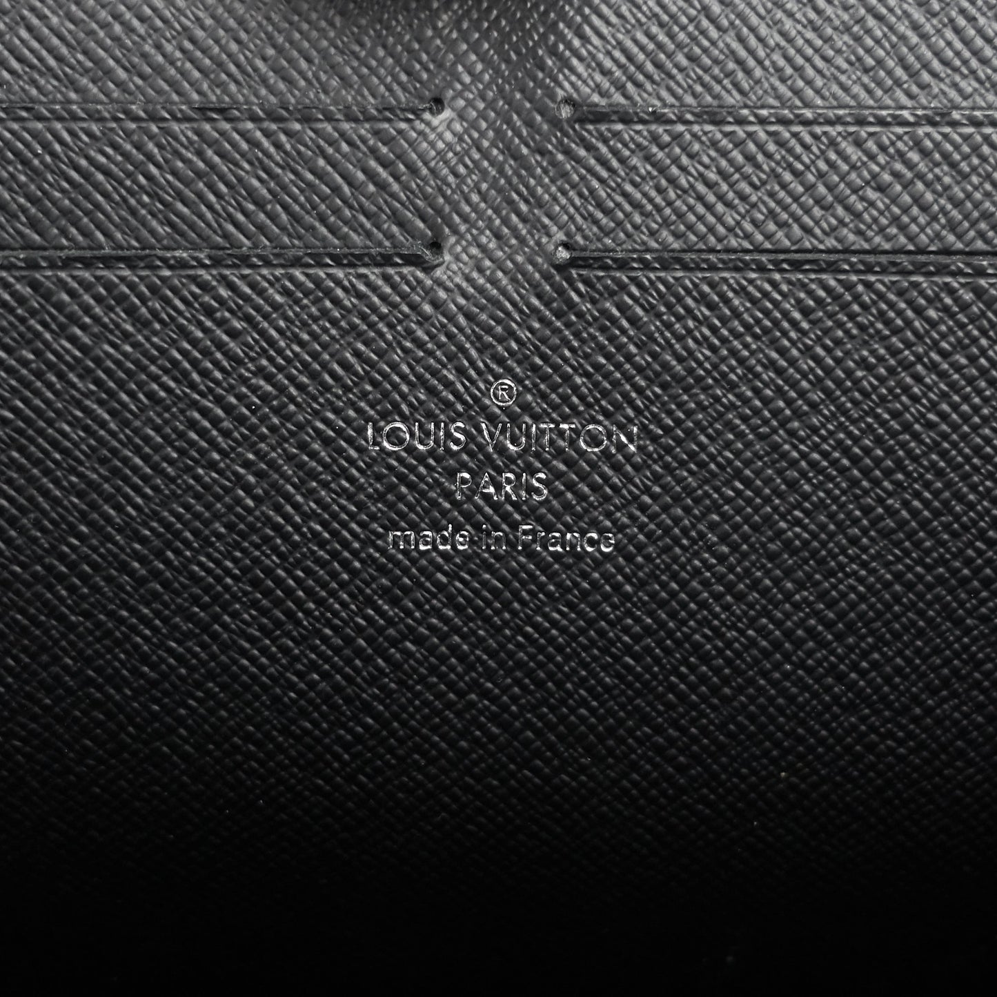 Louis Vuitto Voyage MM Taiga Leather Pochette Bag