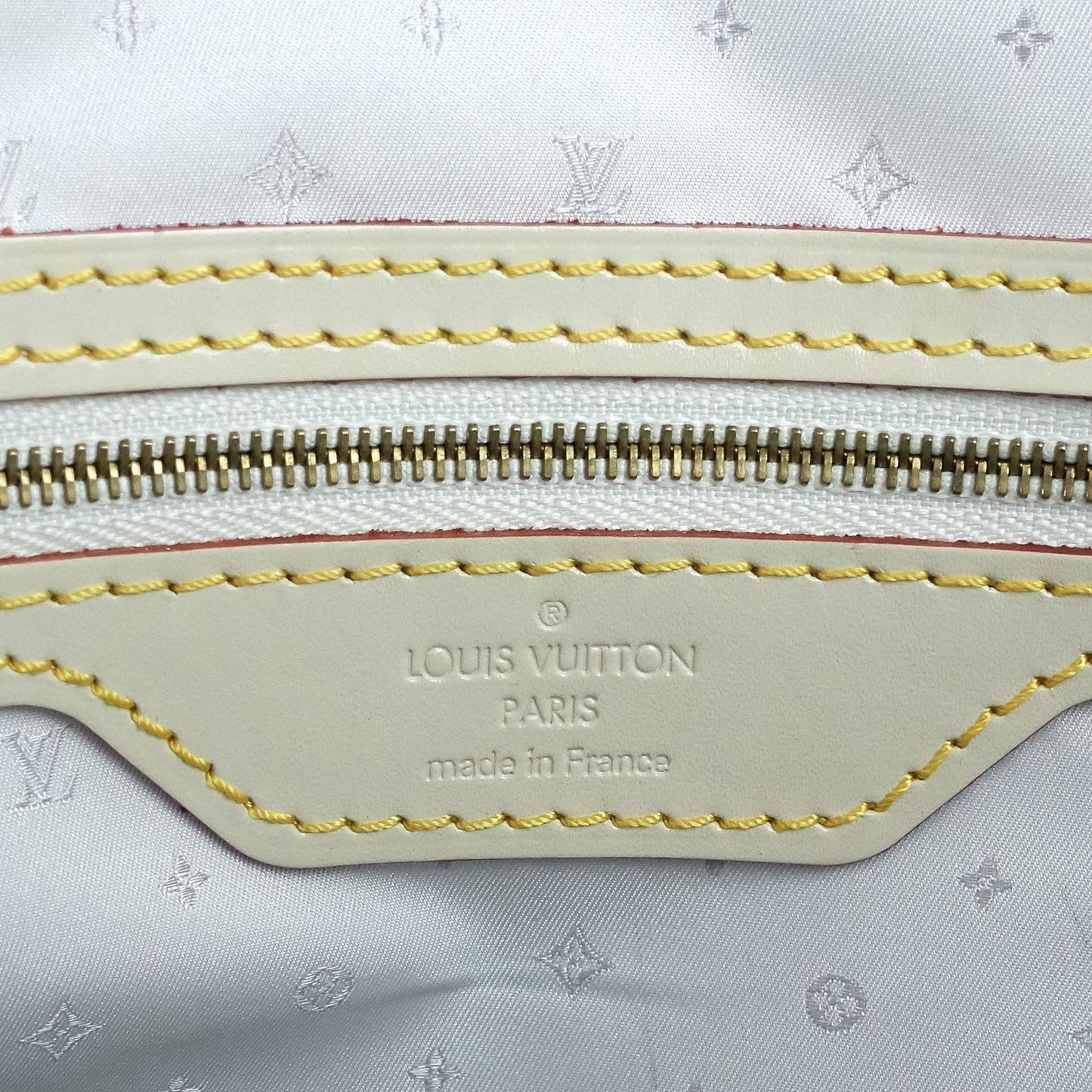 Louis Vuitto Suhali Lockit MM Goatskin Leather Handbag