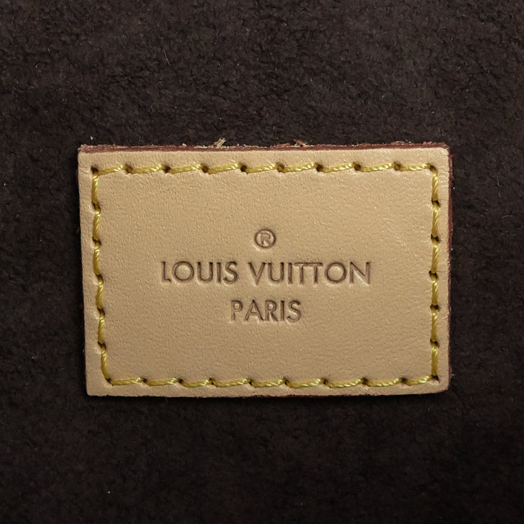 Louis Vuitto Pochette Metis Monogram Canvas Bag