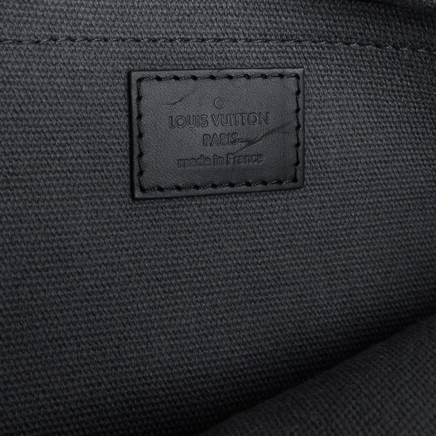 Louis Vuitto Omaha Utah Leather Messenger Bag