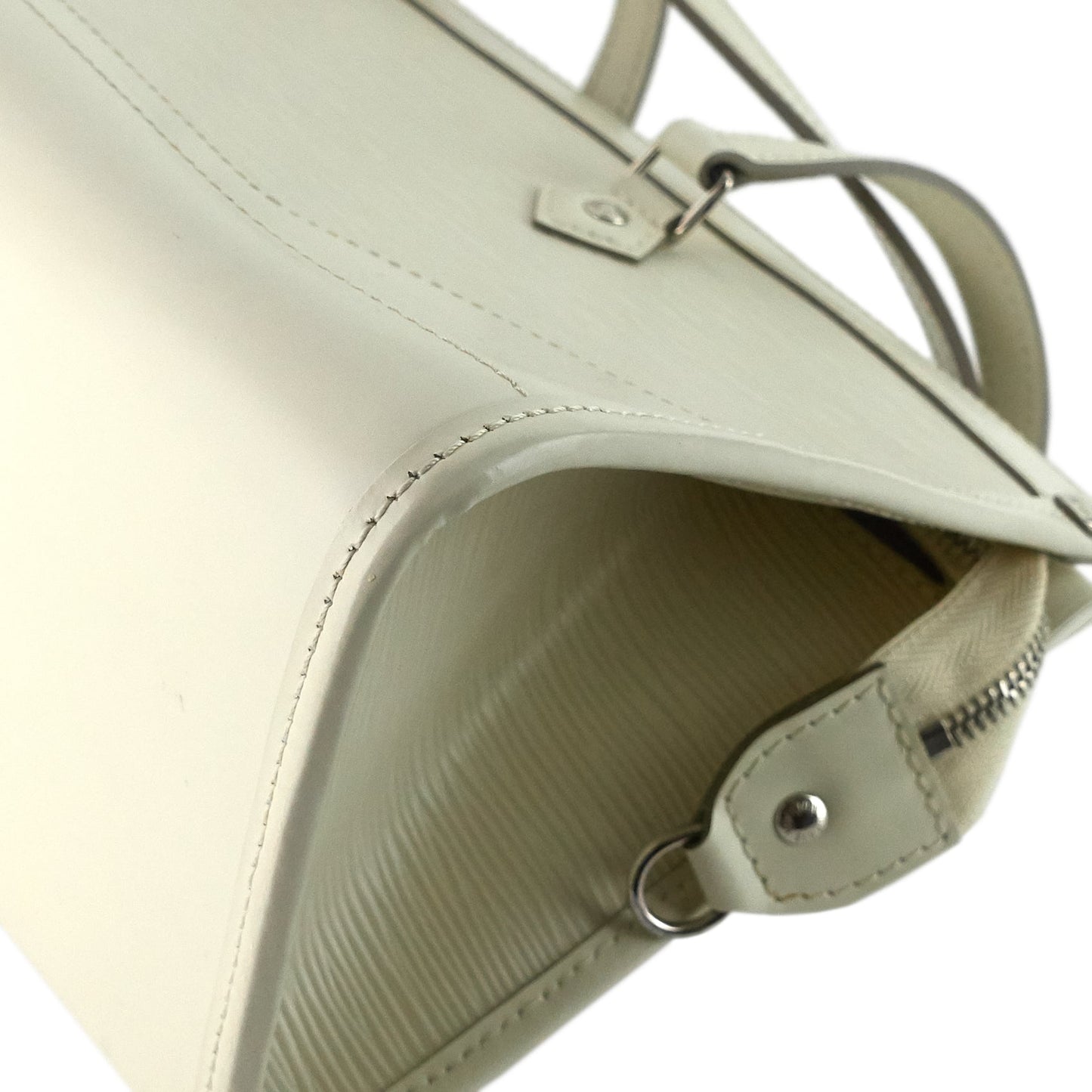 Louis Vuitto Madelaine White Epi Leather Handbag
