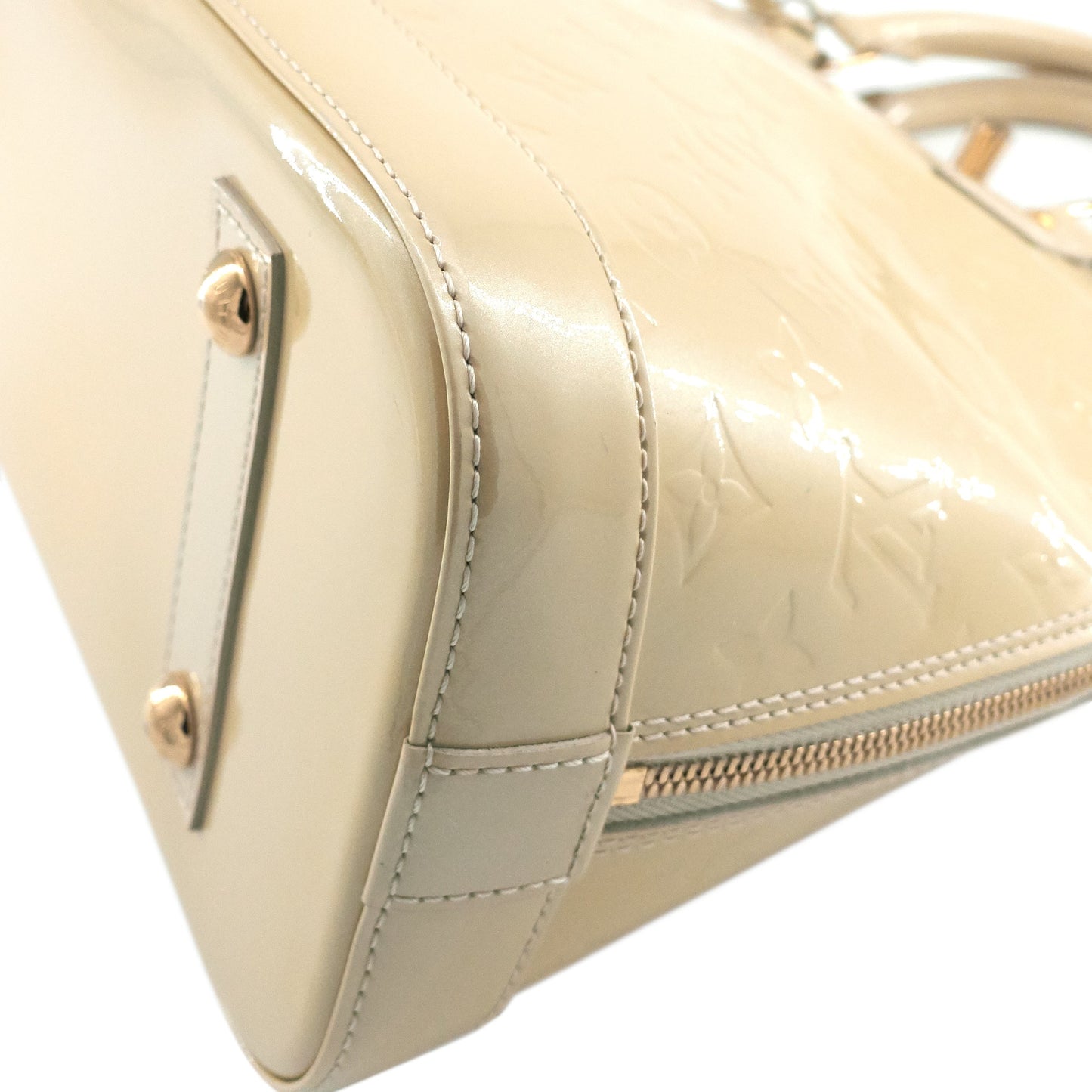 Louis Vuitto Alma PM Monogram Vernis Leather Handbag