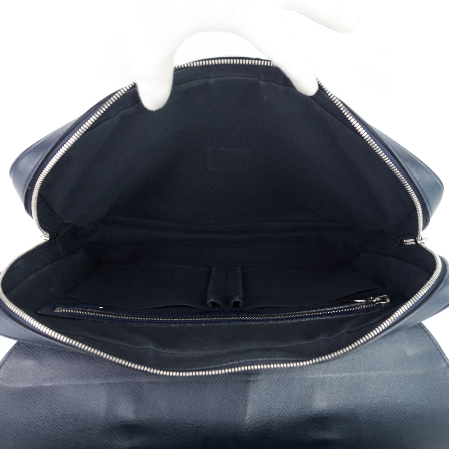 Louis Vuitto Vassili PM Taiga Leather Briefcase Bag
