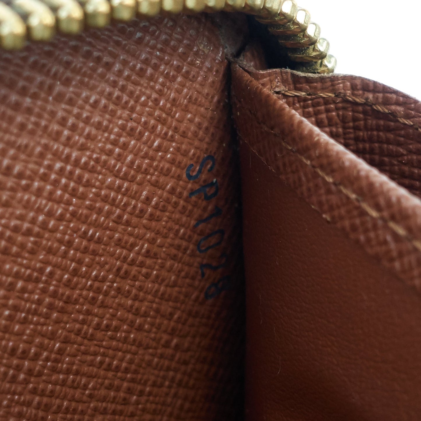 Louis Vuitto Zippy Monogram Canvas Zip-Around Wallet