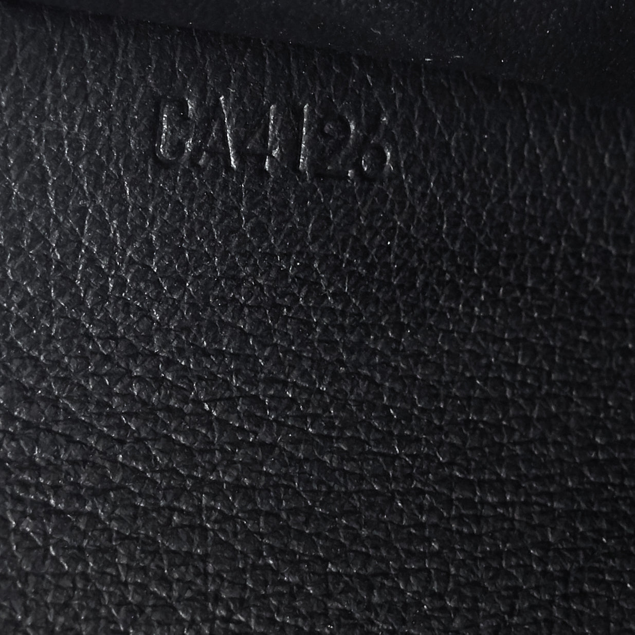 Louis Vuitto Zippy XL Taurillon Leather Organizer