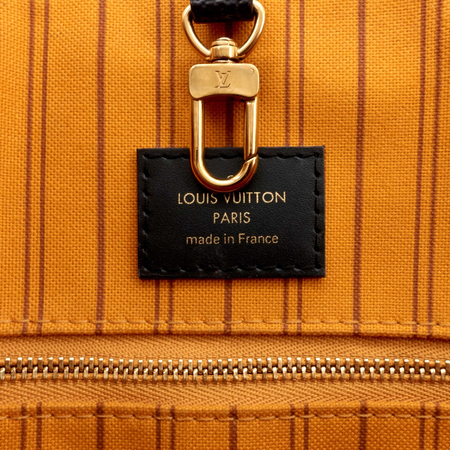 Louis Vuitto OnTheGo Monogram Giant Jungle Canvas Bag