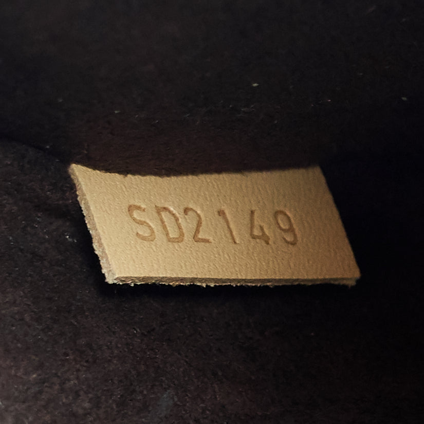 Louis Vuitto Pochette Metis Monogram Canvas Bag