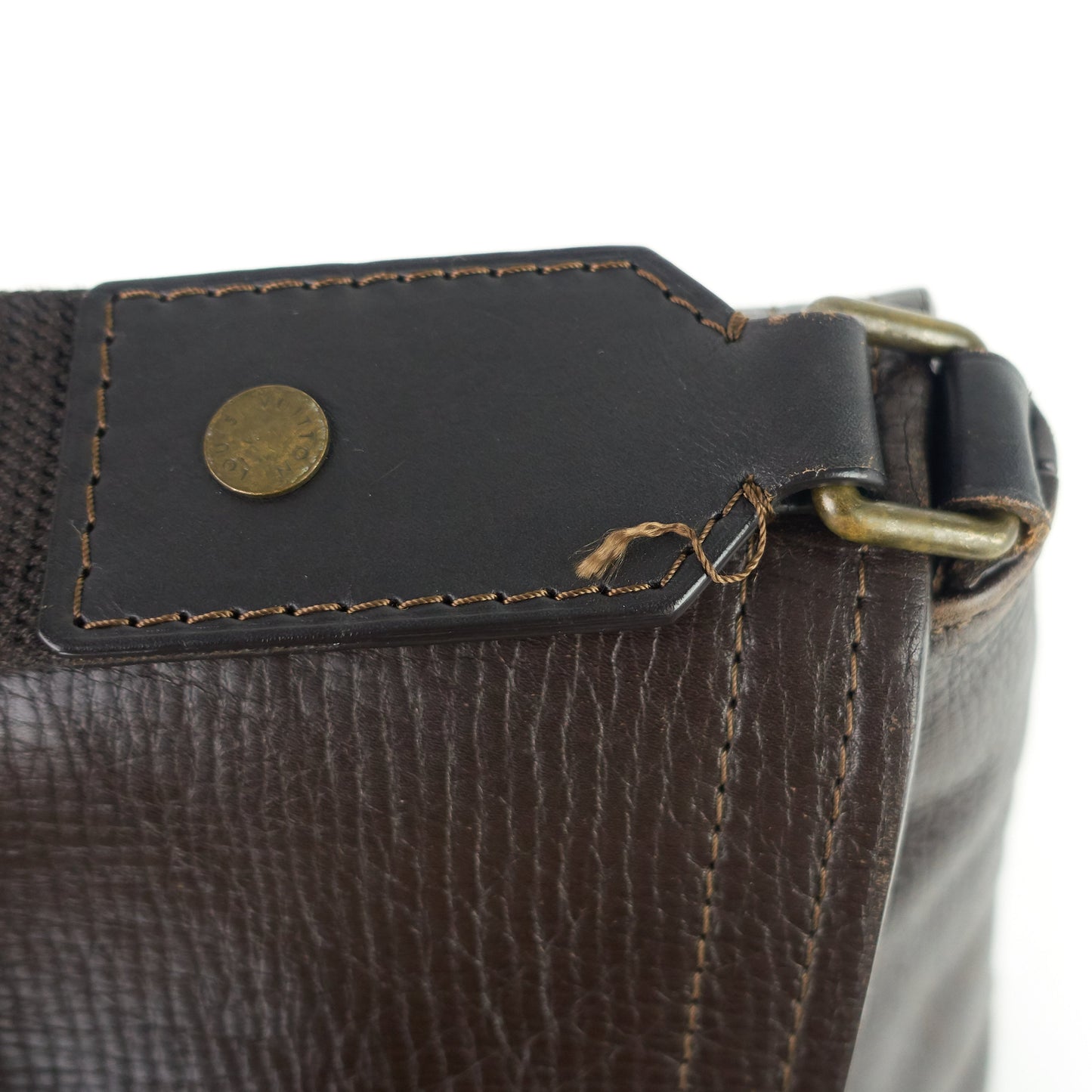 Louis Vuitto Omaha Utah Leather Messenger Bag